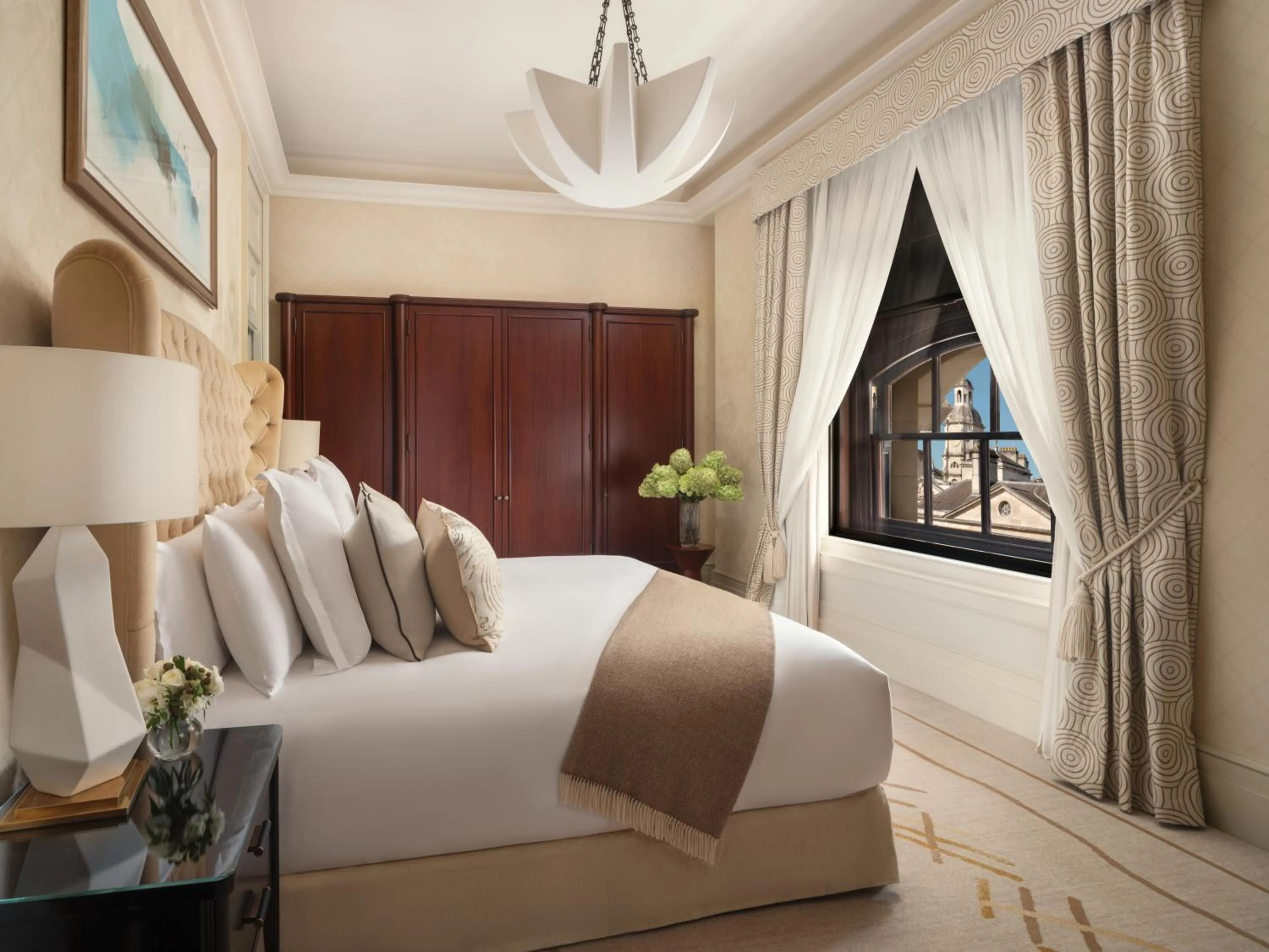 Bedroom, Bed in Raffles London at The OWO