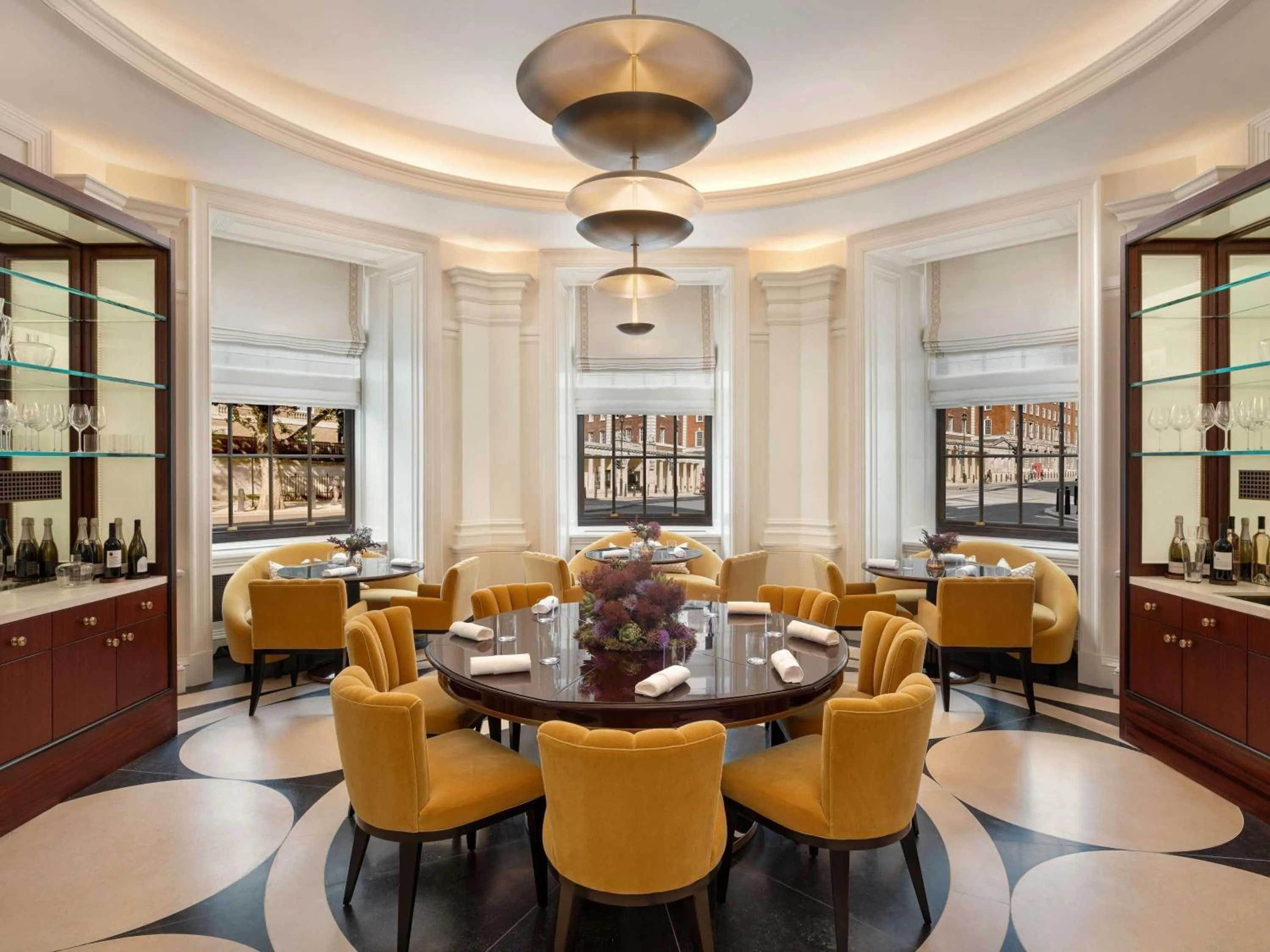 Restaurant/places to eat in Raffles London at The OWO