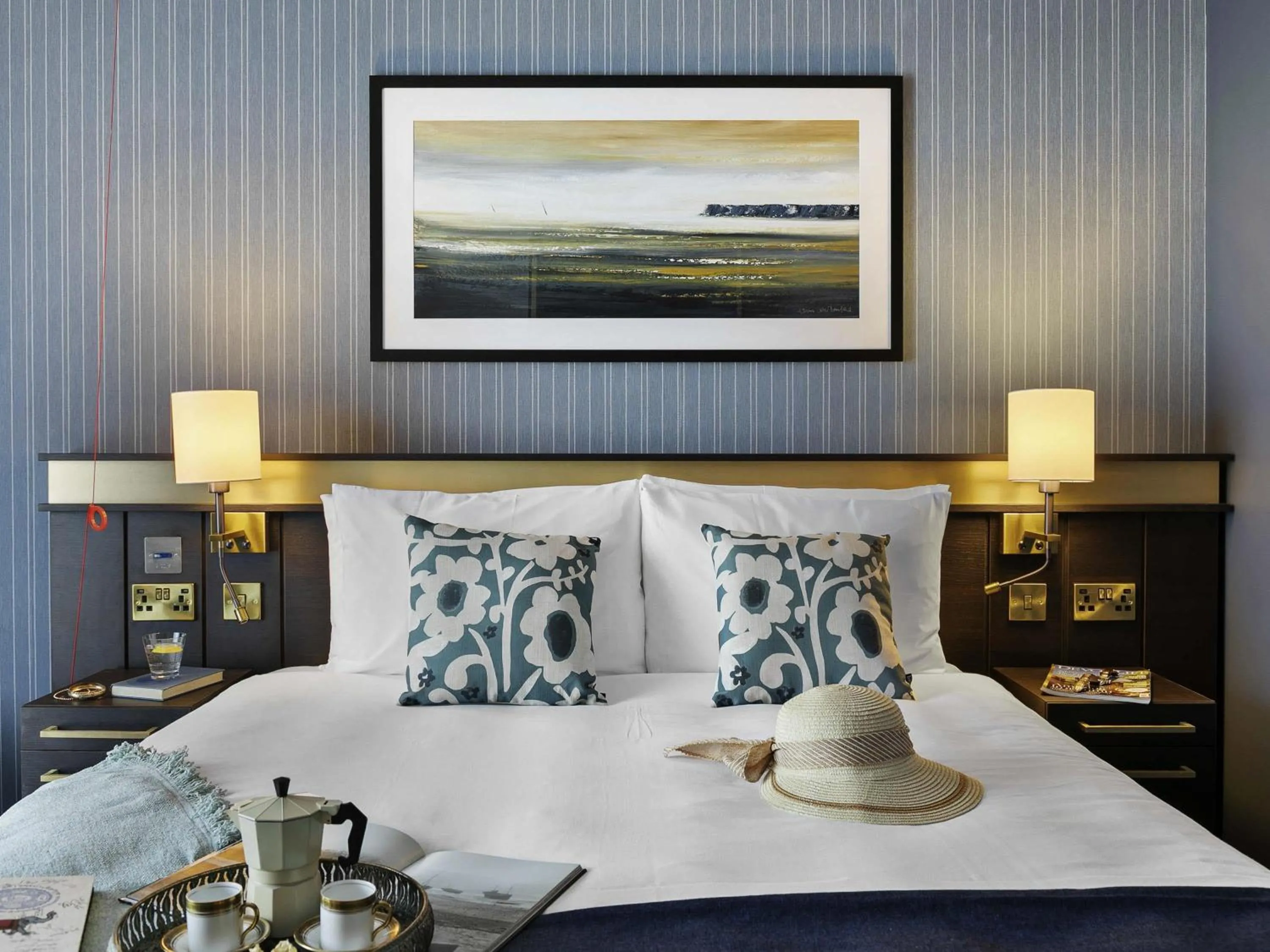 Bedroom, Bed in Mercure Paignton Hotel