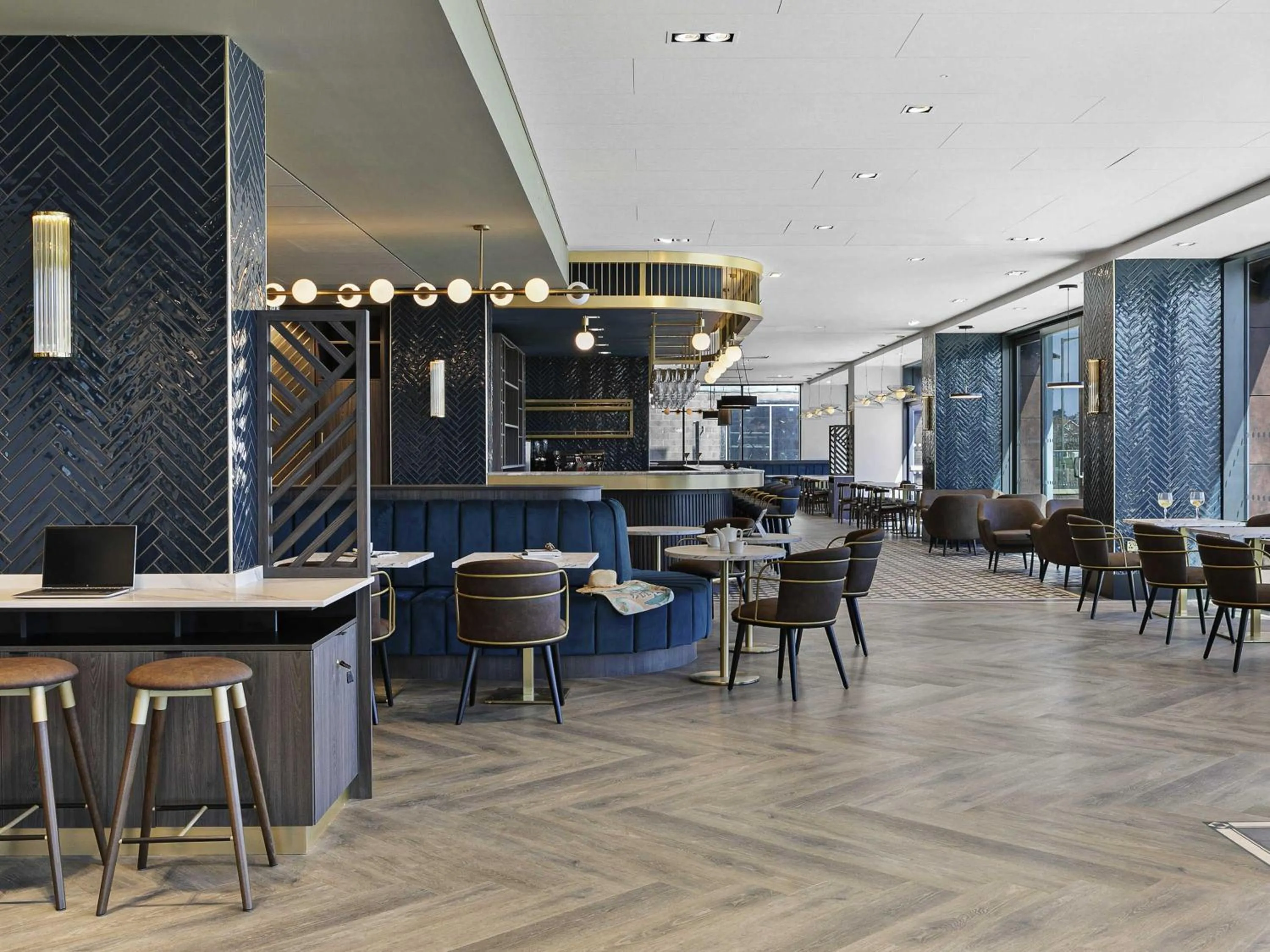 Lounge or bar in Mercure Paignton Hotel