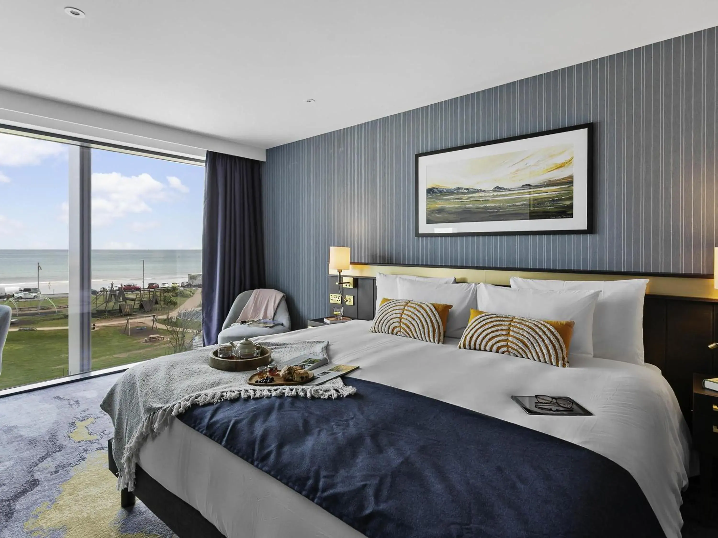 Bedroom, Bed in Mercure Paignton Hotel Bedroom, Bed in Mercure Paignton Hotel