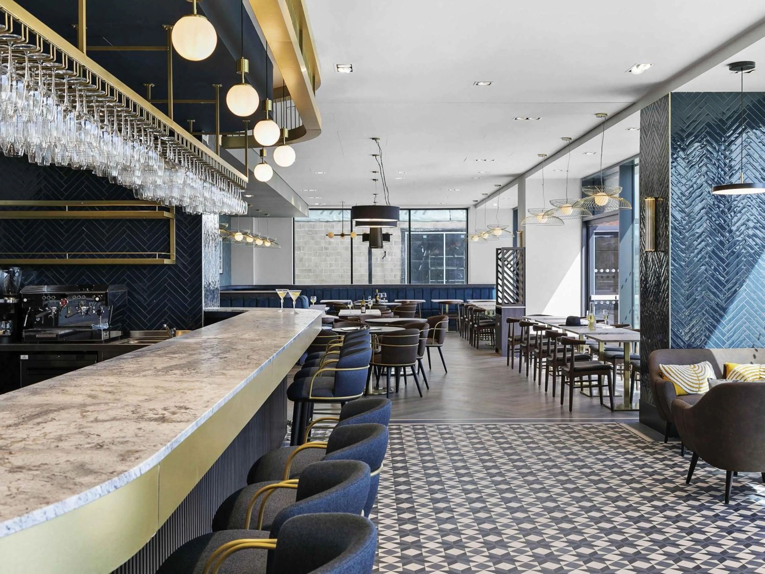 Lounge or bar in Mercure Paignton Hotel