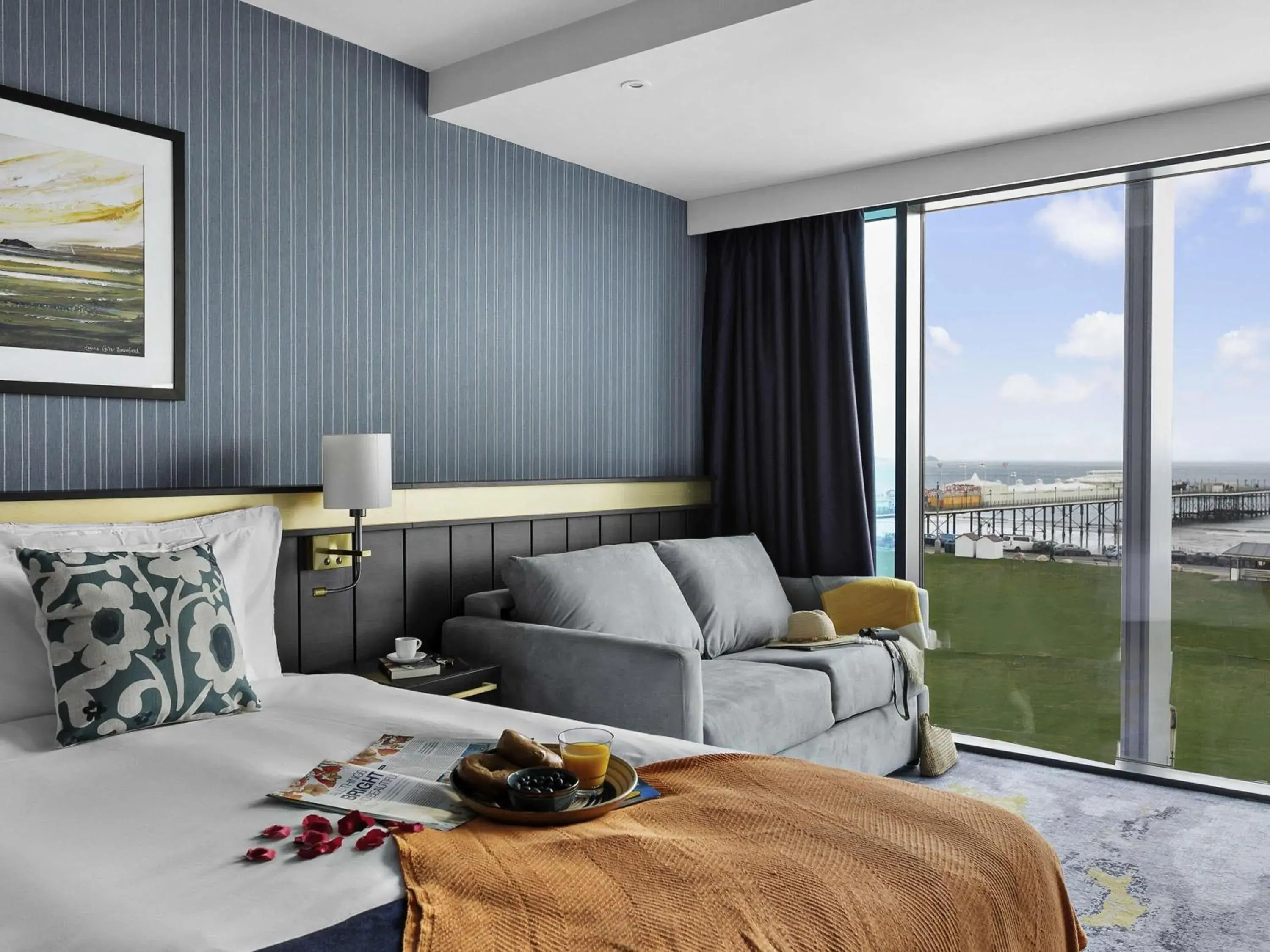 Bedroom, Bed in Mercure Paignton Hotel Bedroom, Bed in Mercure Paignton Hotel