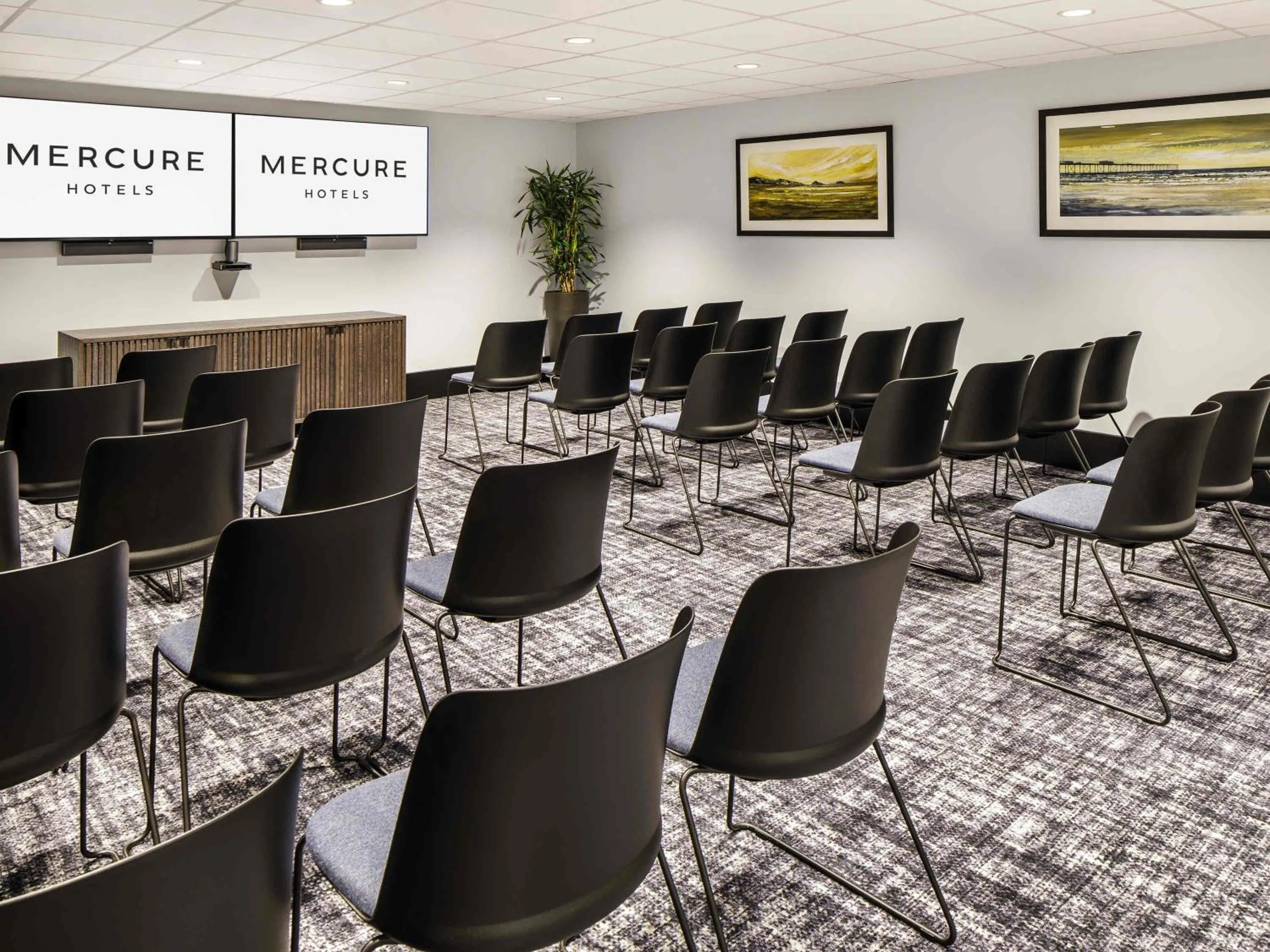 Meeting/conference room in Mercure Paignton Hotel