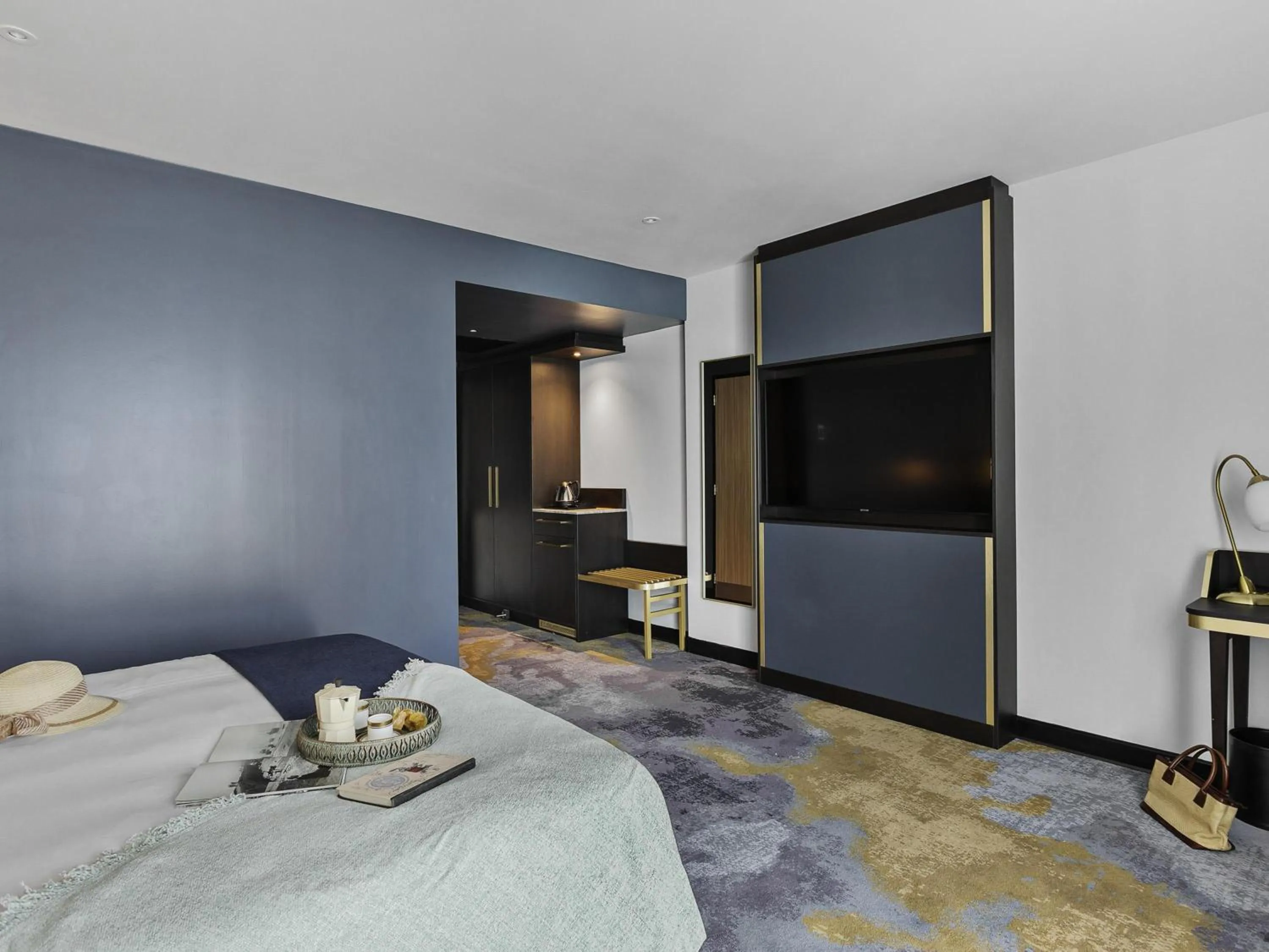 Bedroom, Bed in Mercure Paignton Hotel