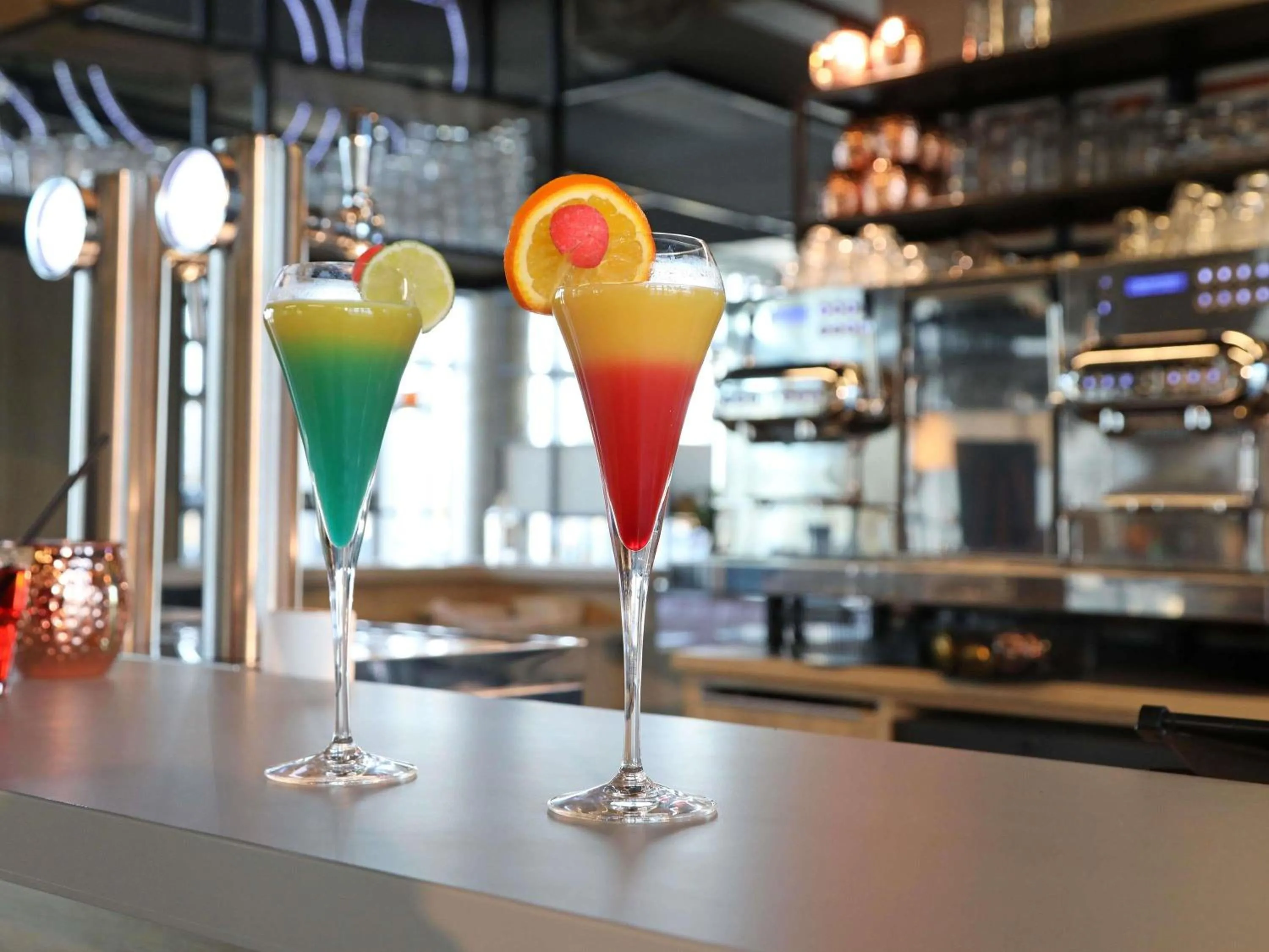 Lounge or bar in Ibis Bourgoin Jallieu Medipole