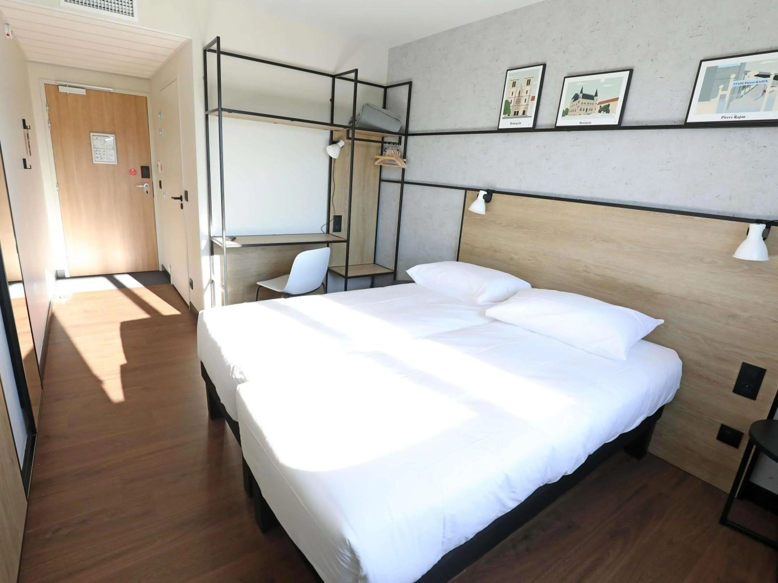 Bedroom, Bed in Ibis Bourgoin Jallieu Medipole