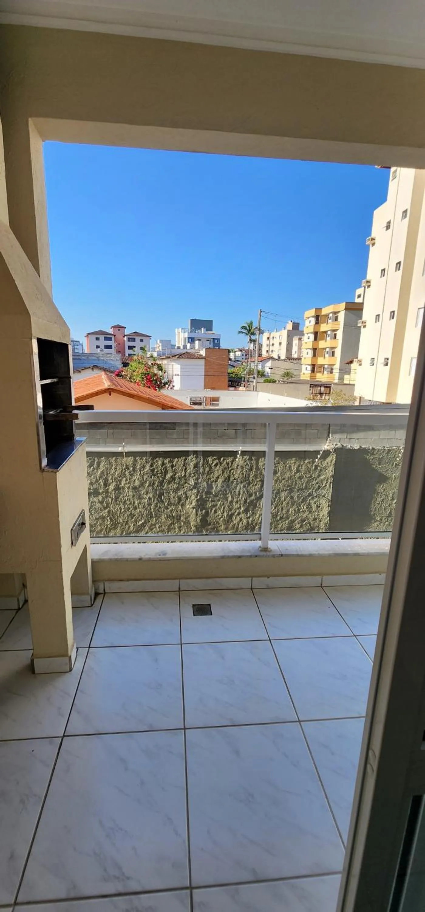 Balcony/Terrace in Novo, Iluminado 3 Quartos Piscina Garagem