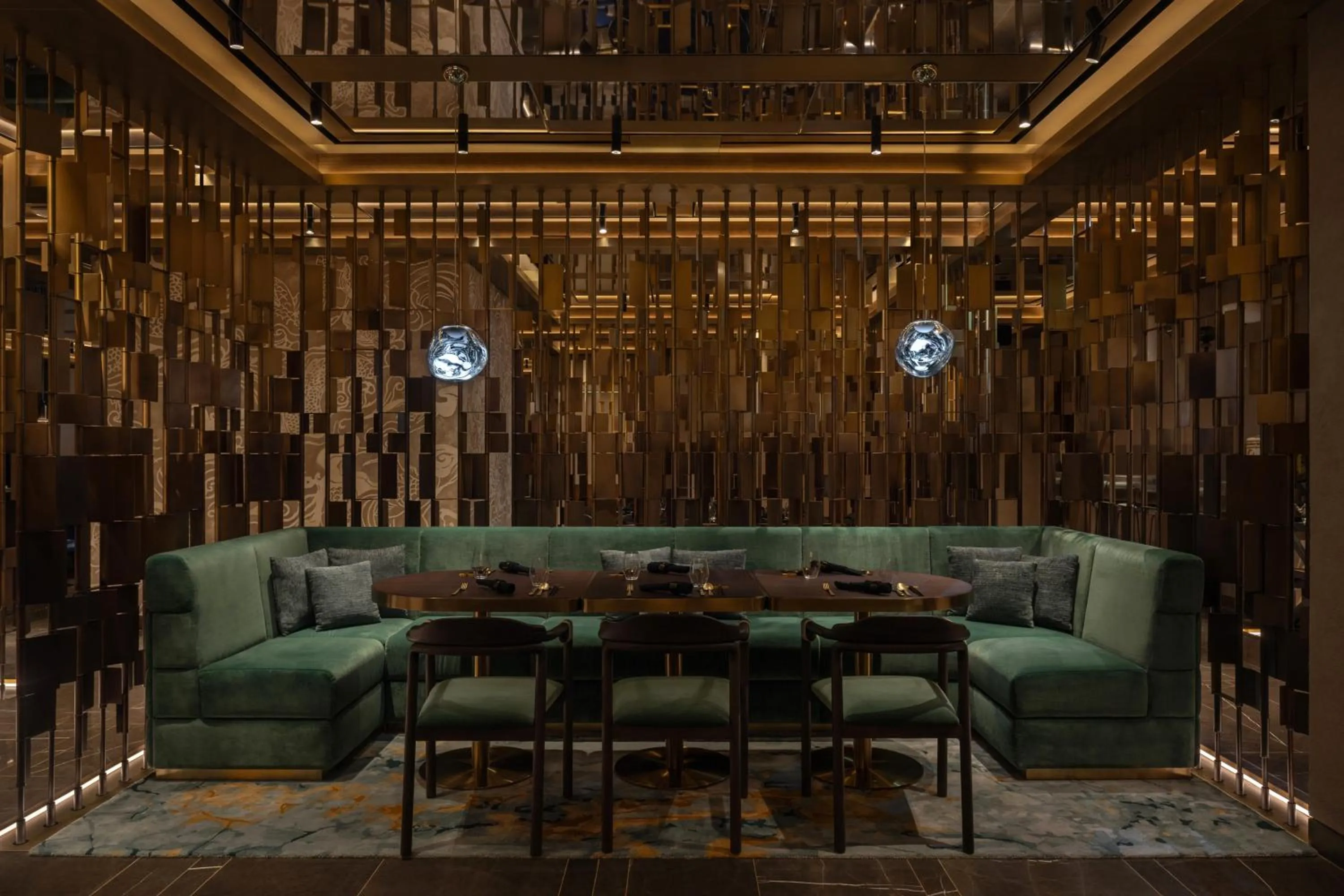 Restaurant/places to eat in SO/ Uptown Dubai