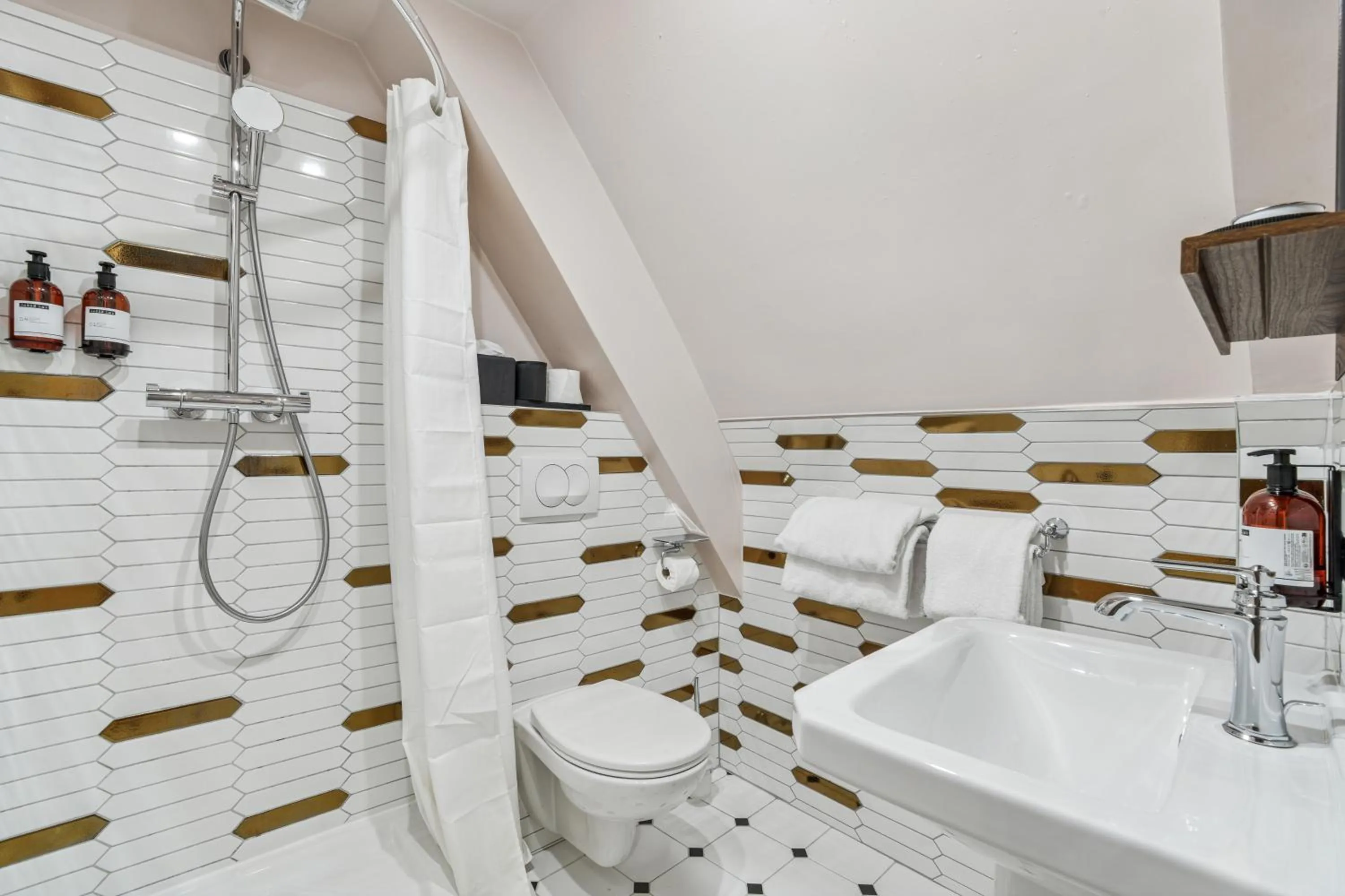 Bathroom in Hotel Le Clery