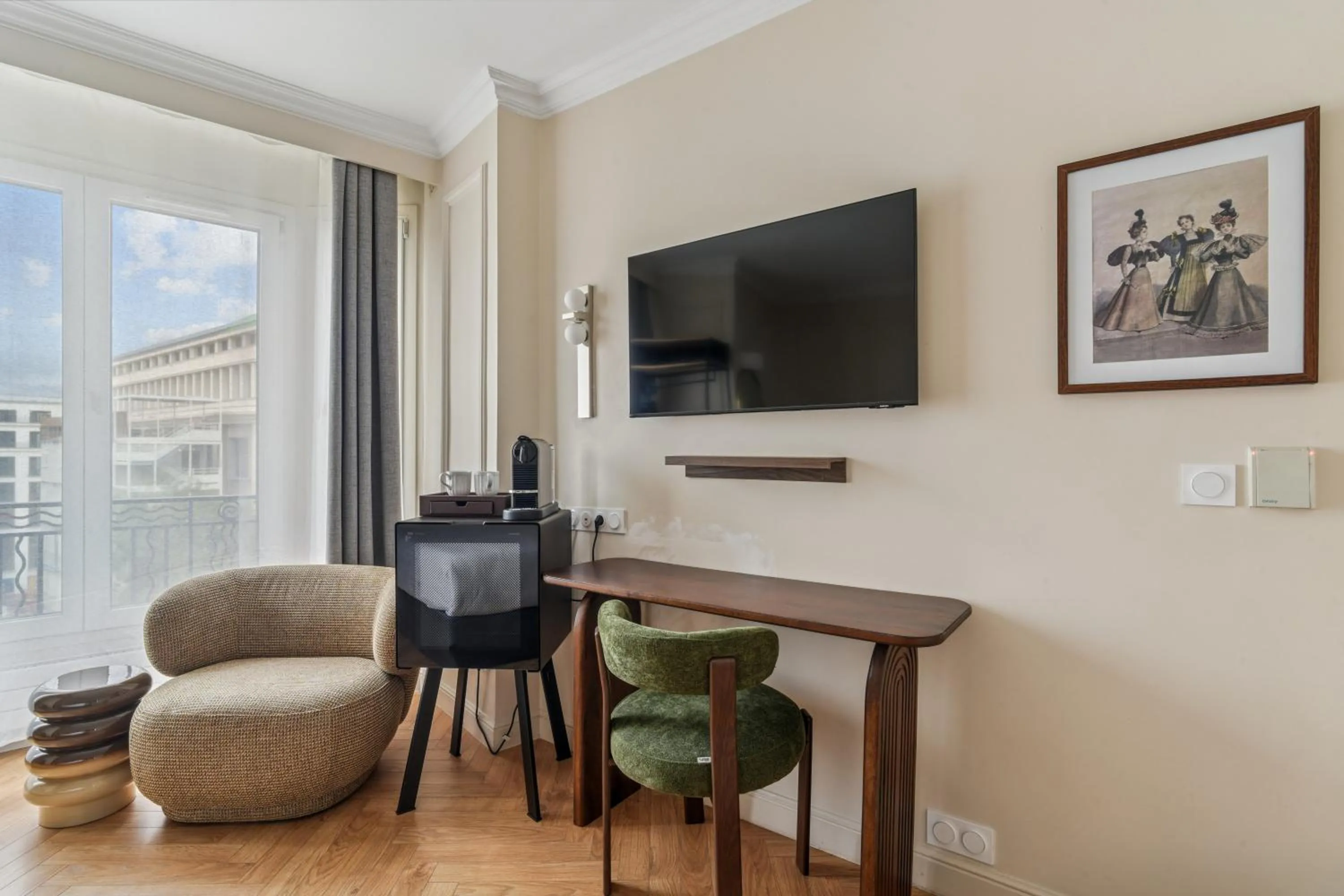 TV and multimedia in Hotel Le Clery