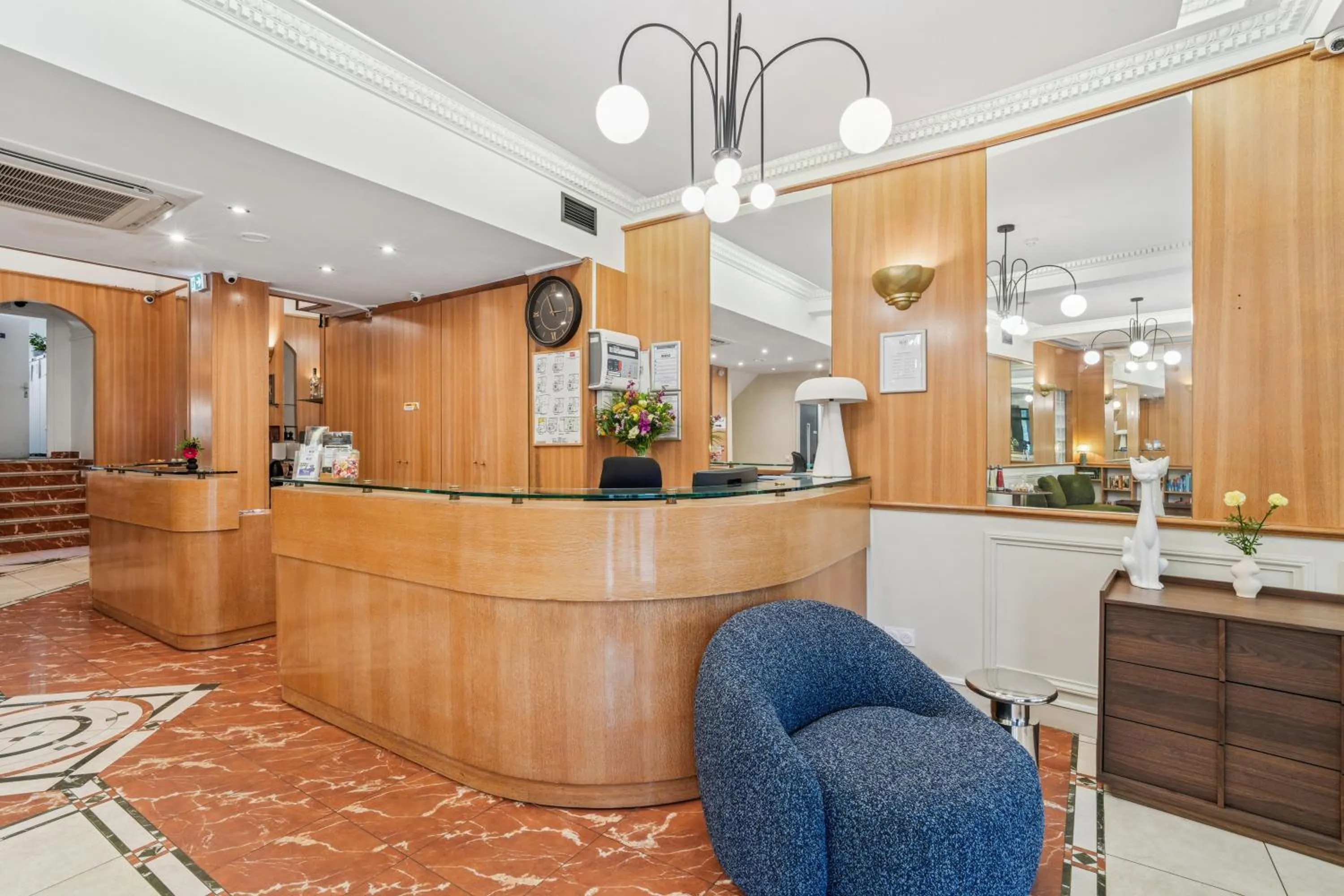 Lobby or reception in Hotel Le Clery