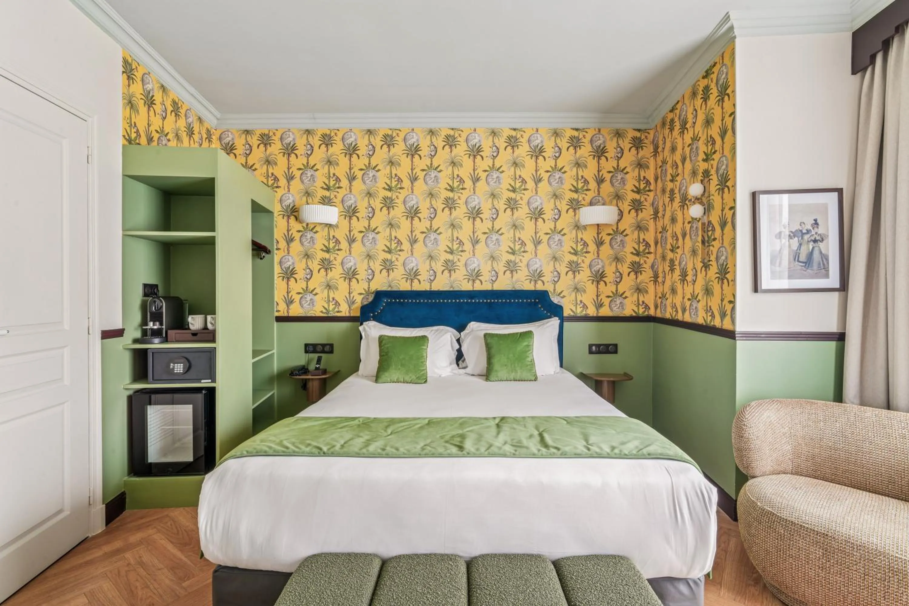 Bed in Hotel Le Clery