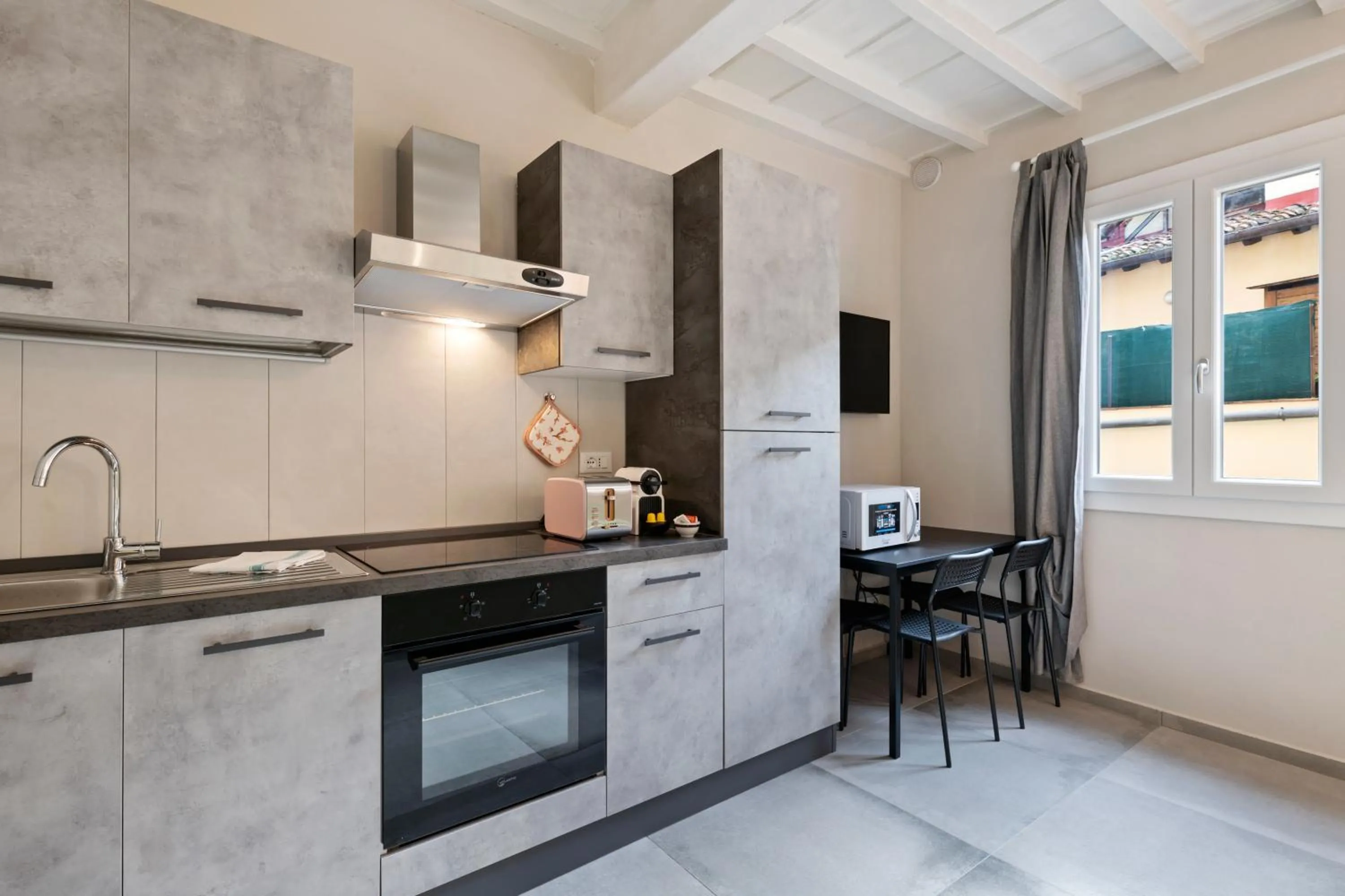Kitchen or kitchenette in La Loggia della Signoria Charming Loft