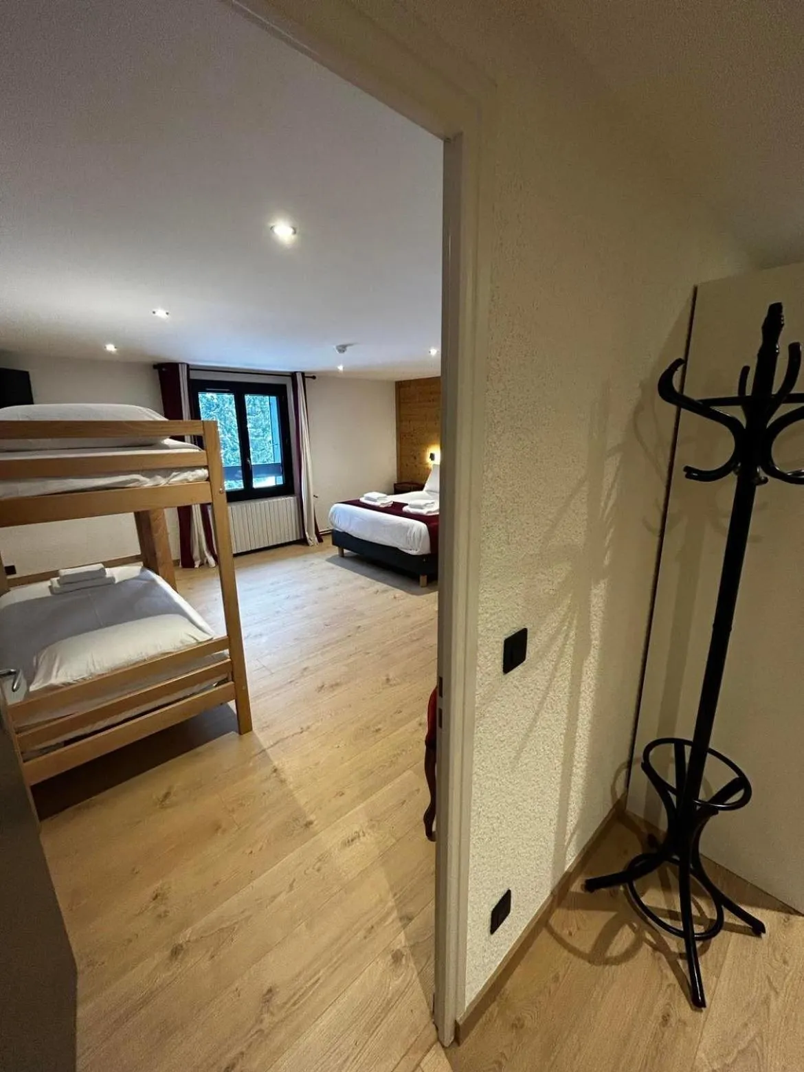 Photo of the whole room, Bed in Hôtel Restaurant Le Madame