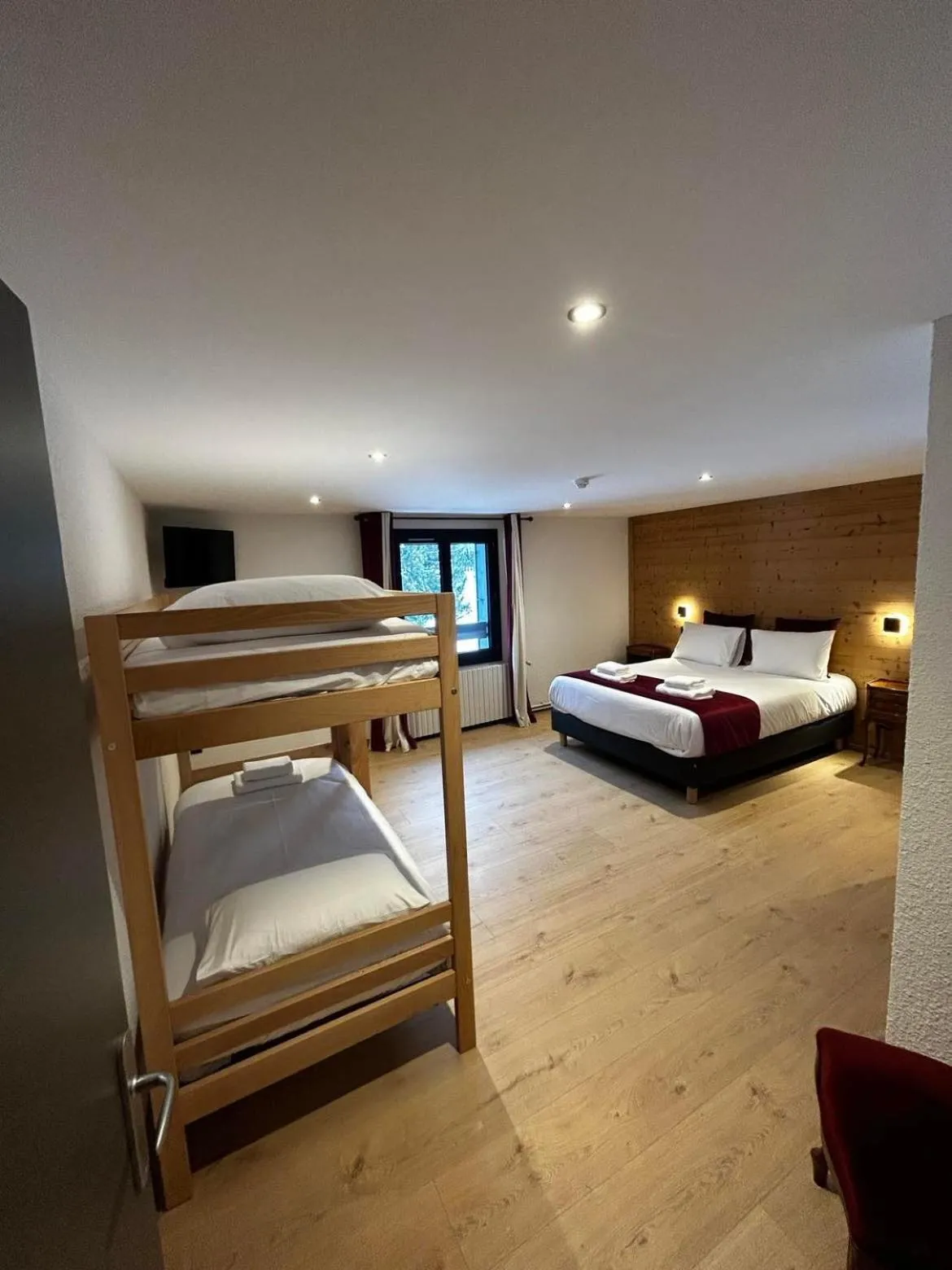 Bed in Hôtel Restaurant Le Madame