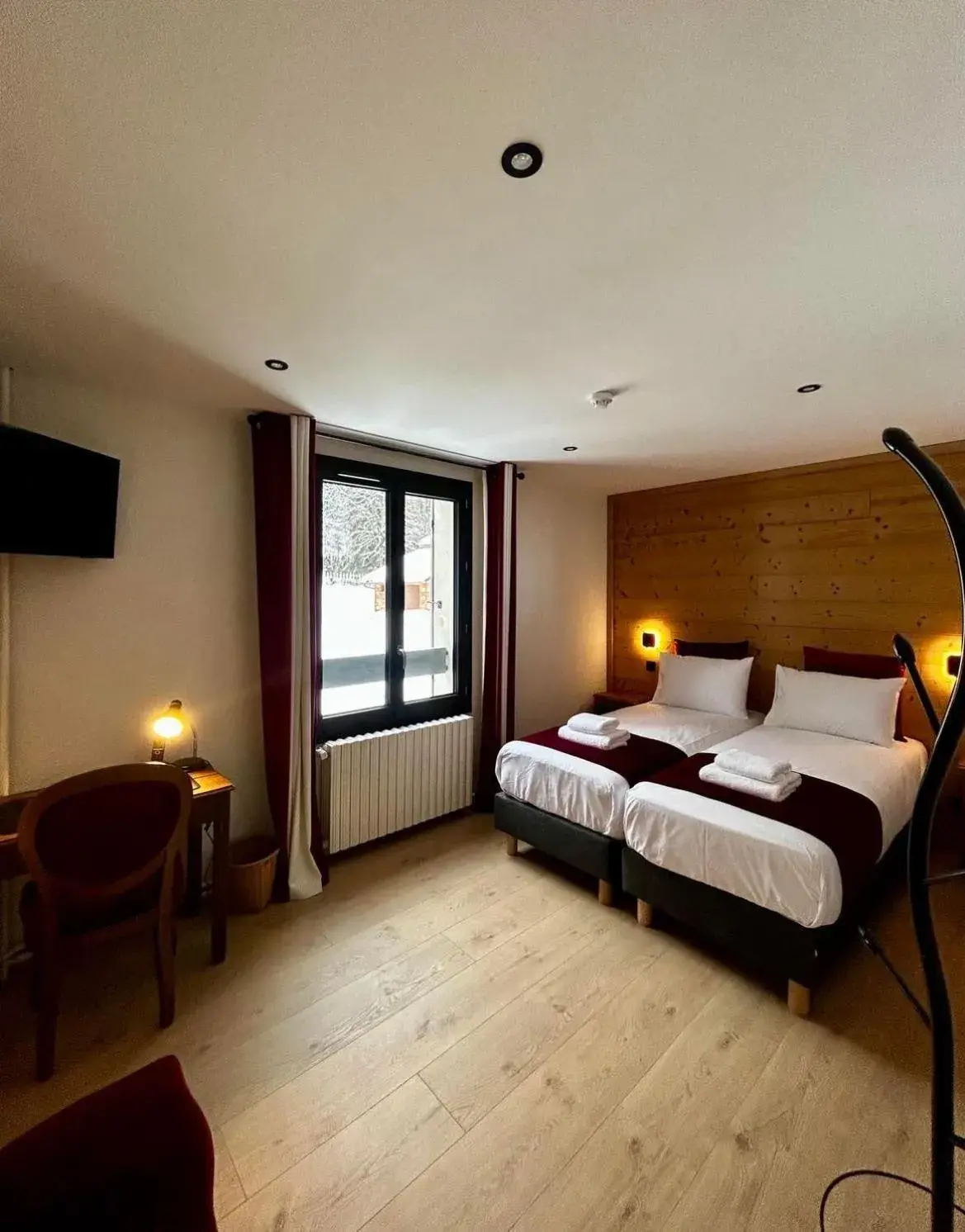 Twin Room in Hôtel Restaurant Le Madame Twin Room in Hôtel Restaurant Le Madame