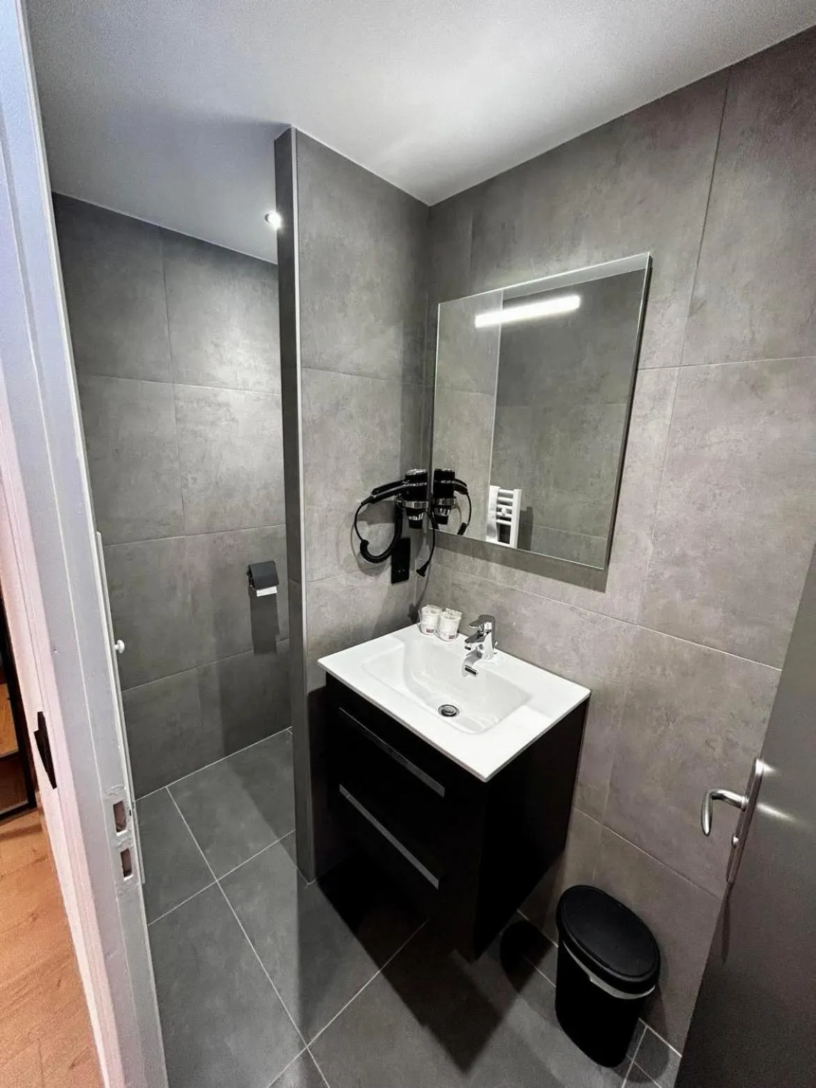 Bathroom in Hôtel Restaurant Le Madame