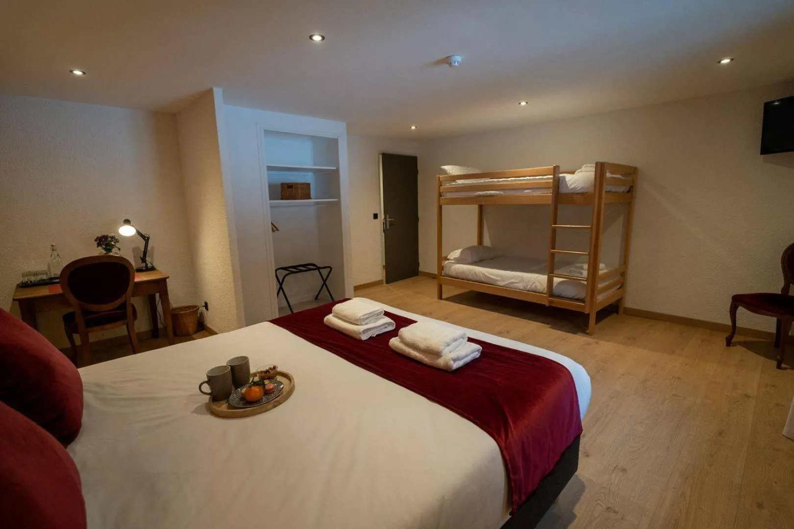 Bed in Hôtel Restaurant Le Madame