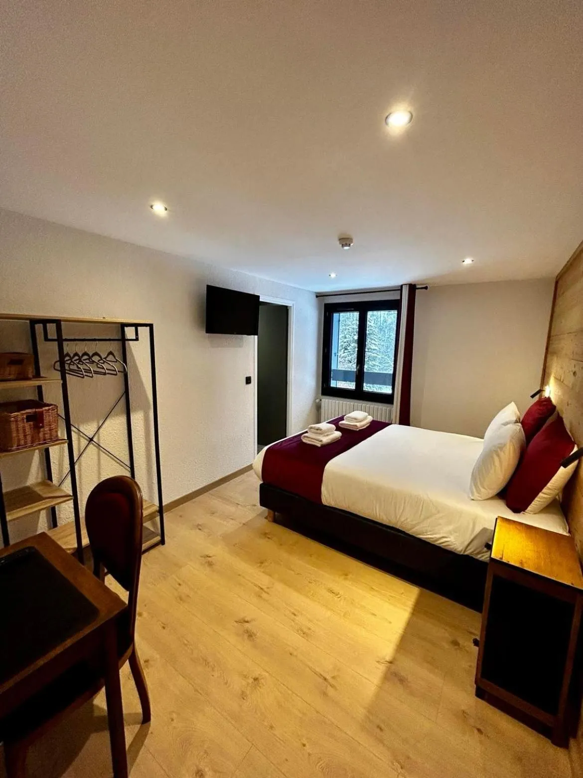 Bed in Hôtel Restaurant Le Madame