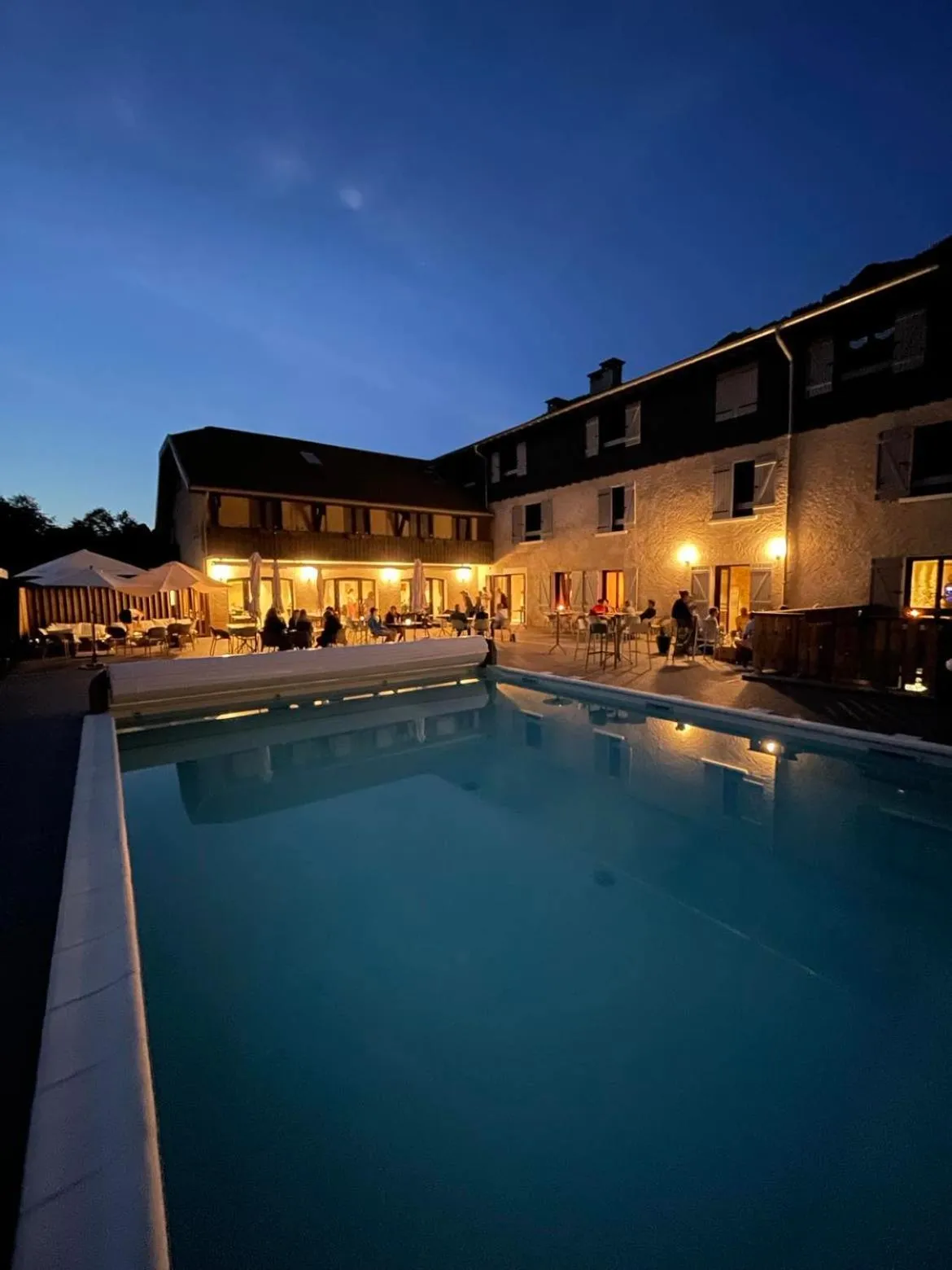 Night in Hôtel Restaurant Le Madame