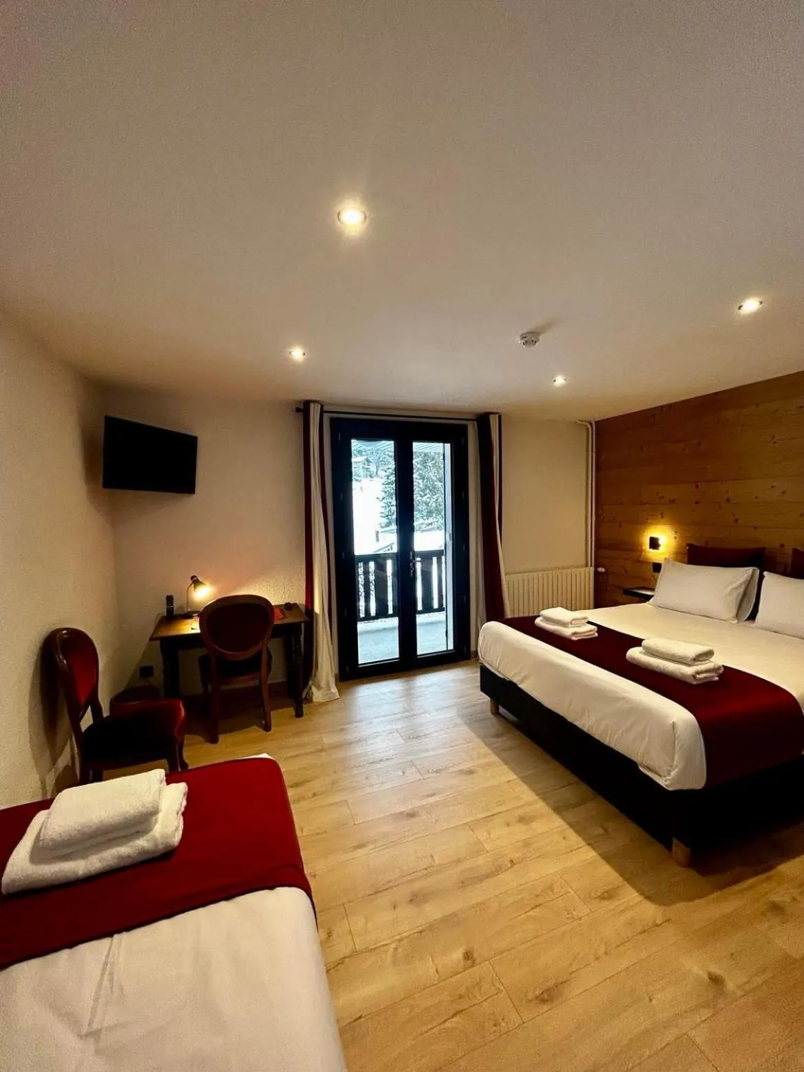 Bed in Hôtel Restaurant Le Madame