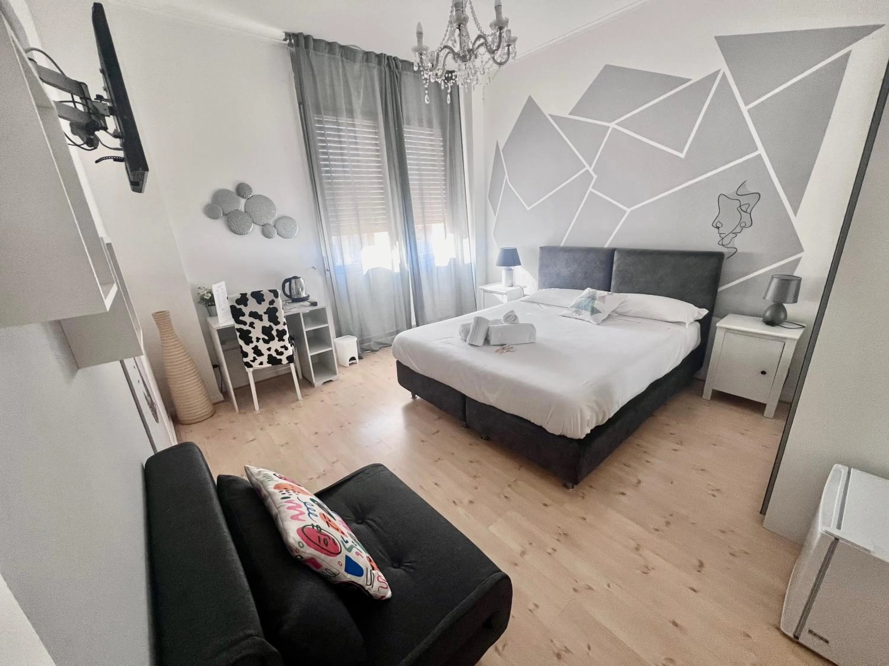Photo of the whole room, Bed in Mia House Roma