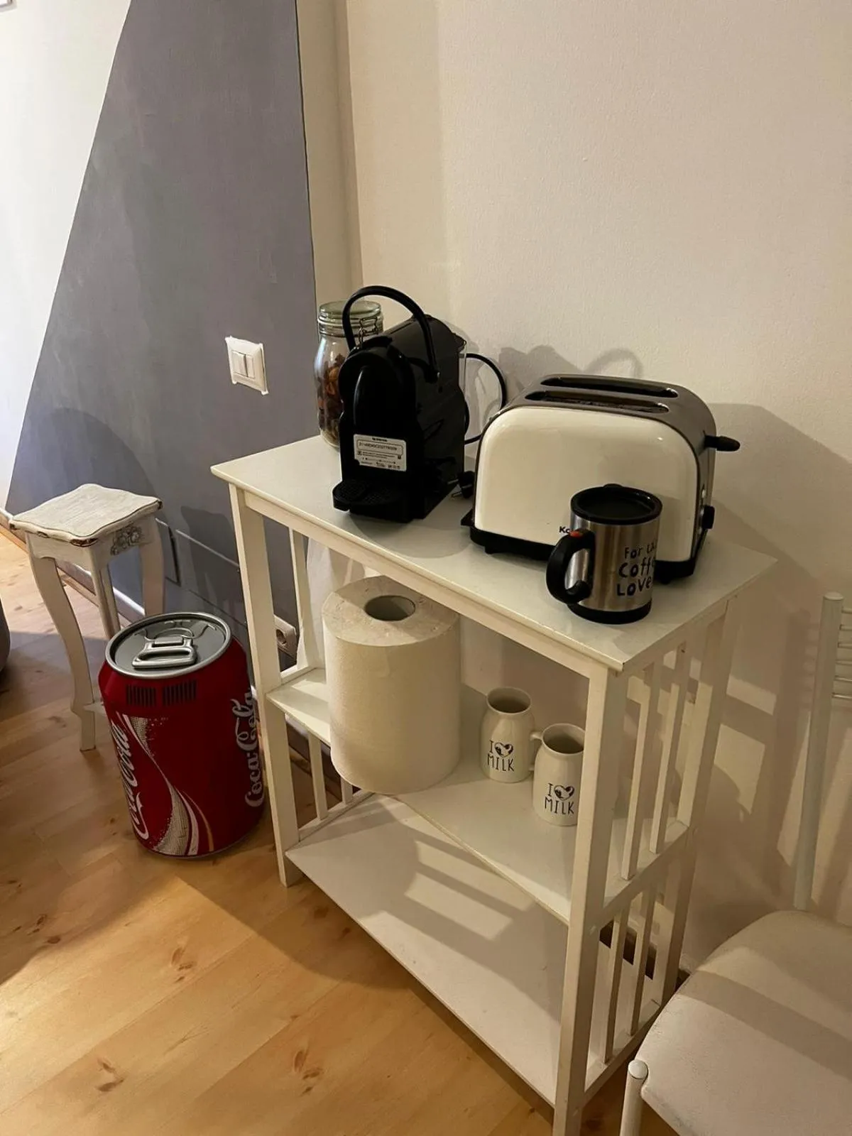 Coffee/tea facilities in Mia House Roma