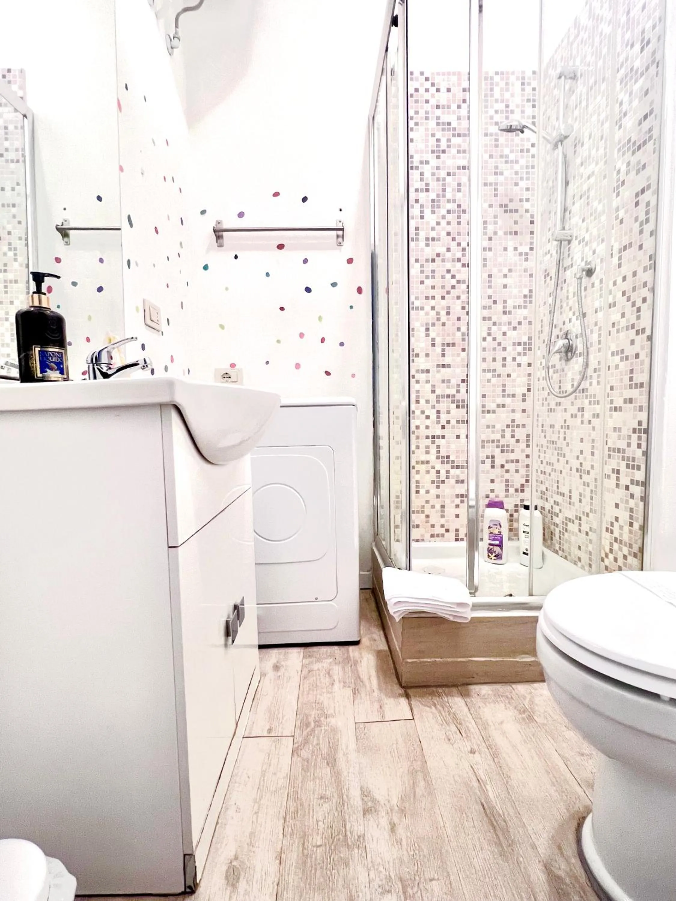 Shower in Mia House Roma