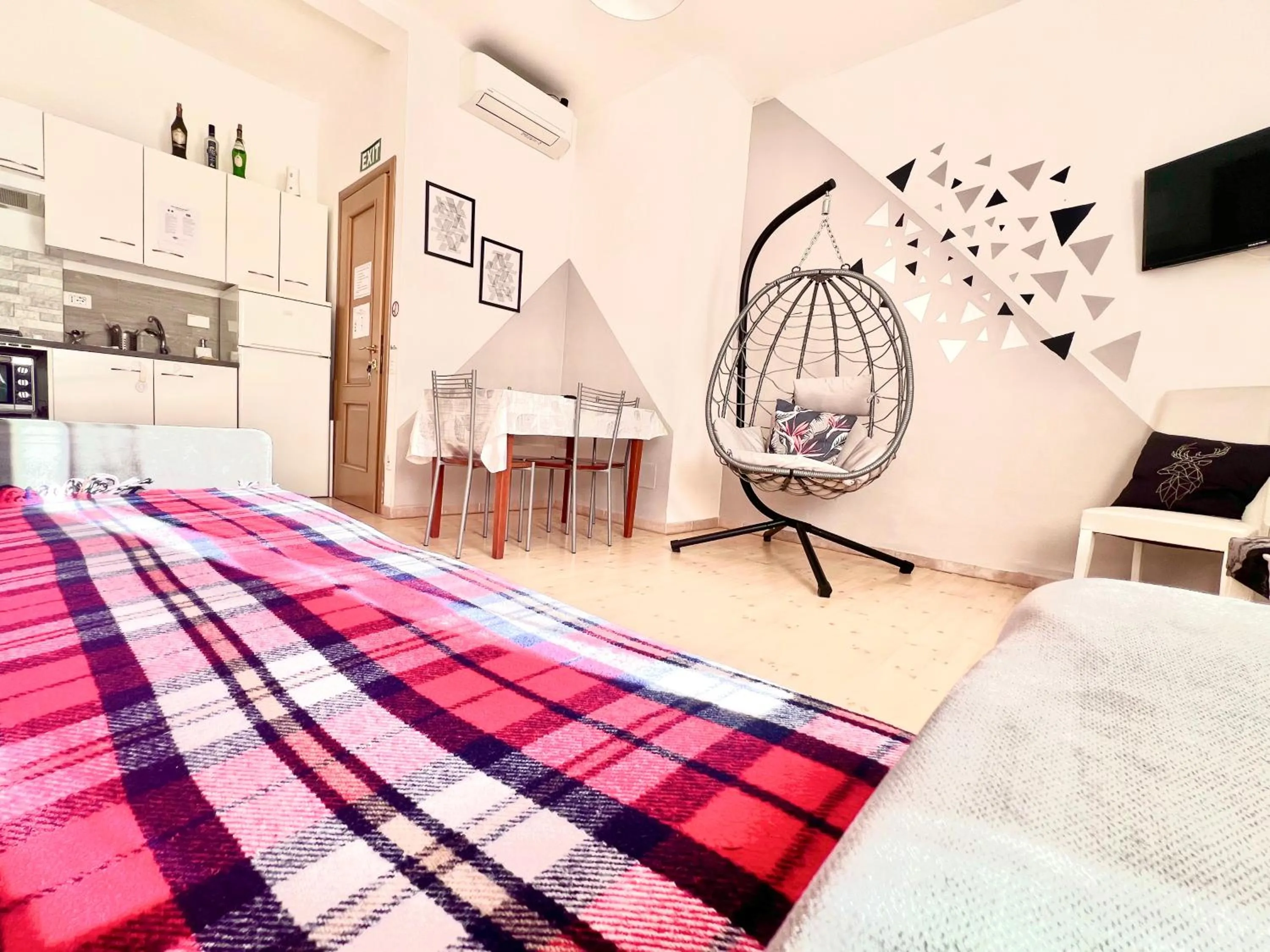 Kitchen or kitchenette, Bed in Mia House Roma
