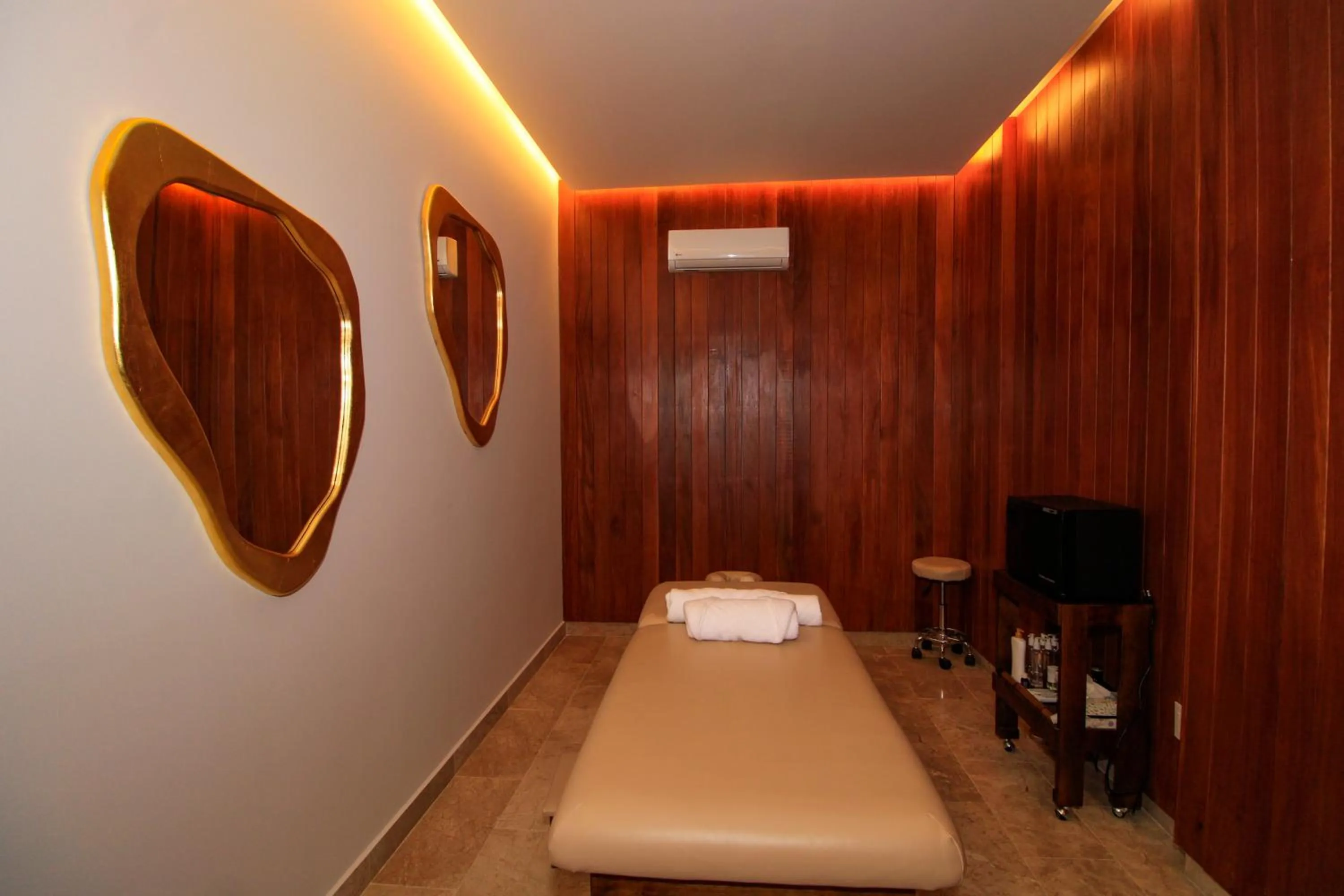 Massage in Singular Dream Vacation Rentals