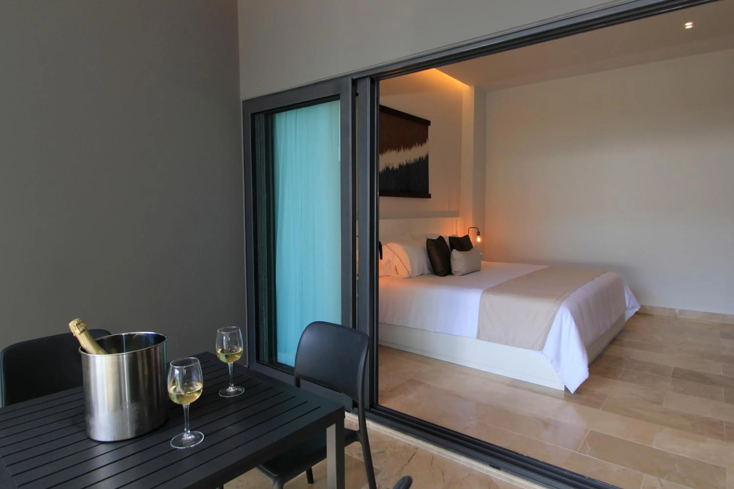 Balcony/Terrace, Bed in Singular Dream Vacation Rentals