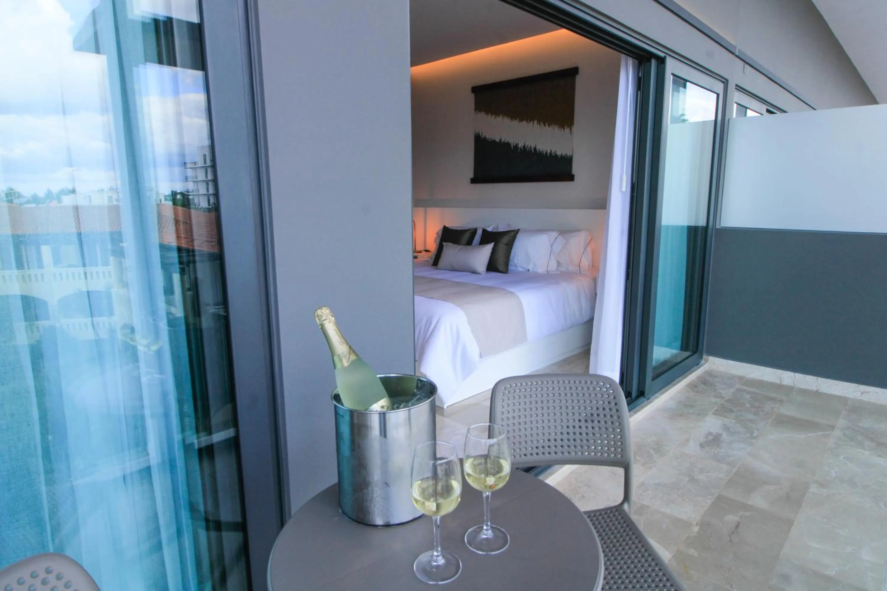 Balcony/Terrace, Bed in Singular Dream Vacation Rentals