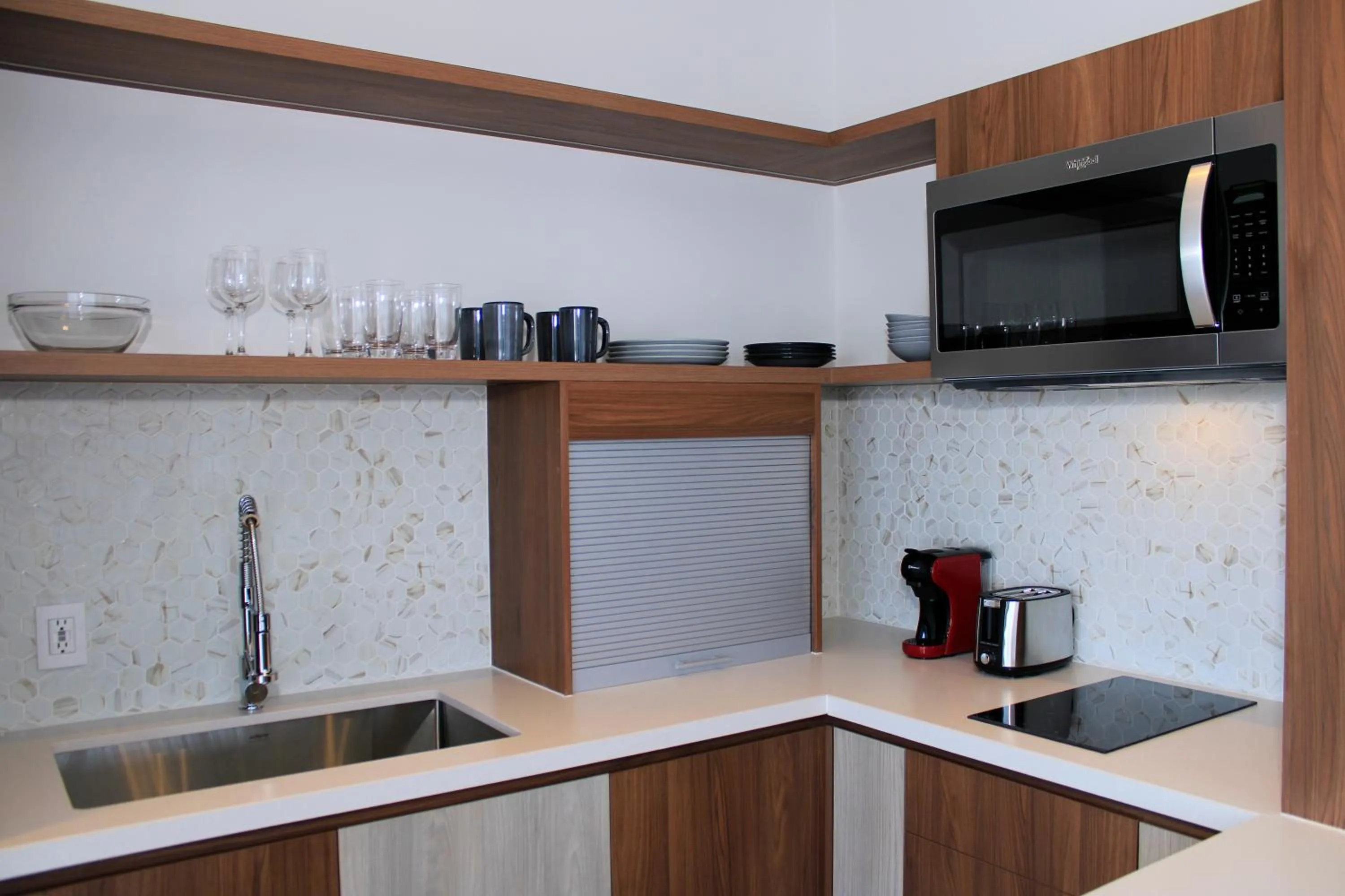 Coffee/tea facilities in Singular Dream Vacation Rentals