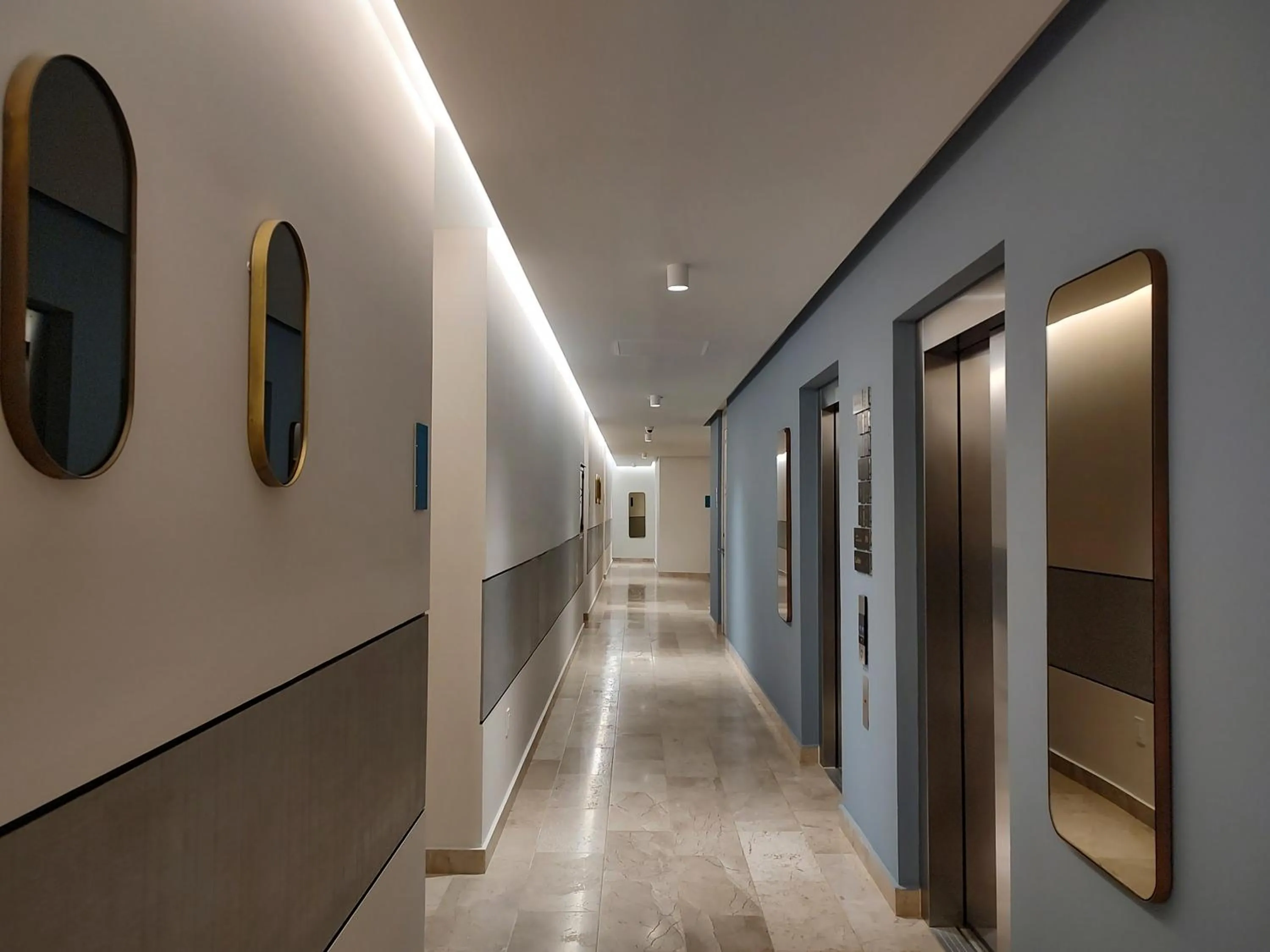 Property building in Singular Dream Vacation Rentals