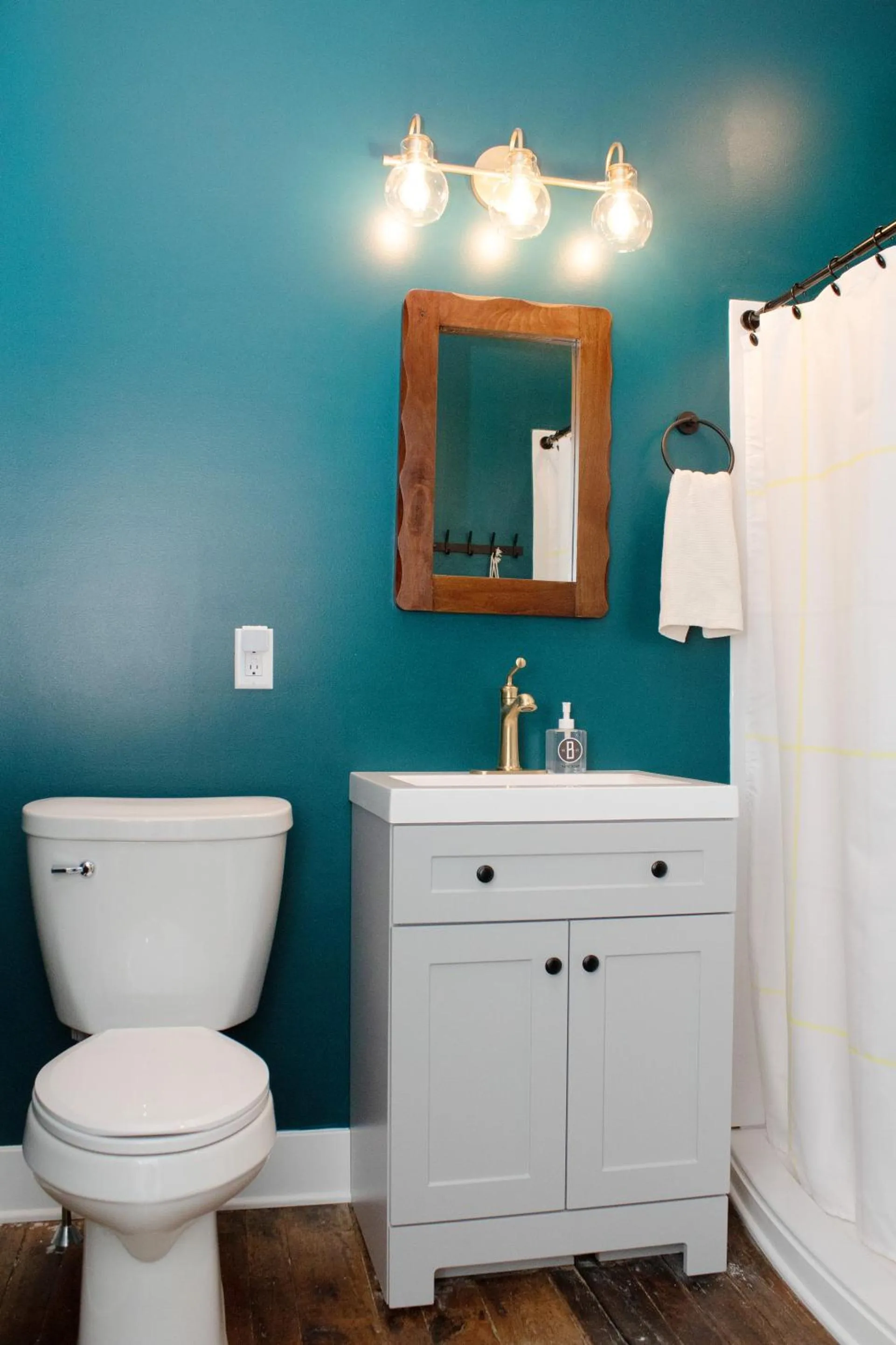 Bathroom in Bischoff Inn - Former 1870 Furniture Factory Now 5 Room Boutique Hotel