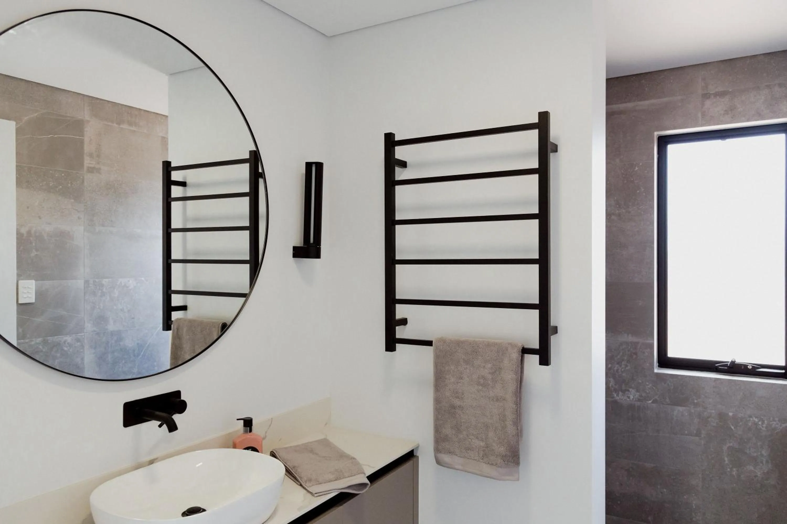 Bathroom in Majuba Country Lodge