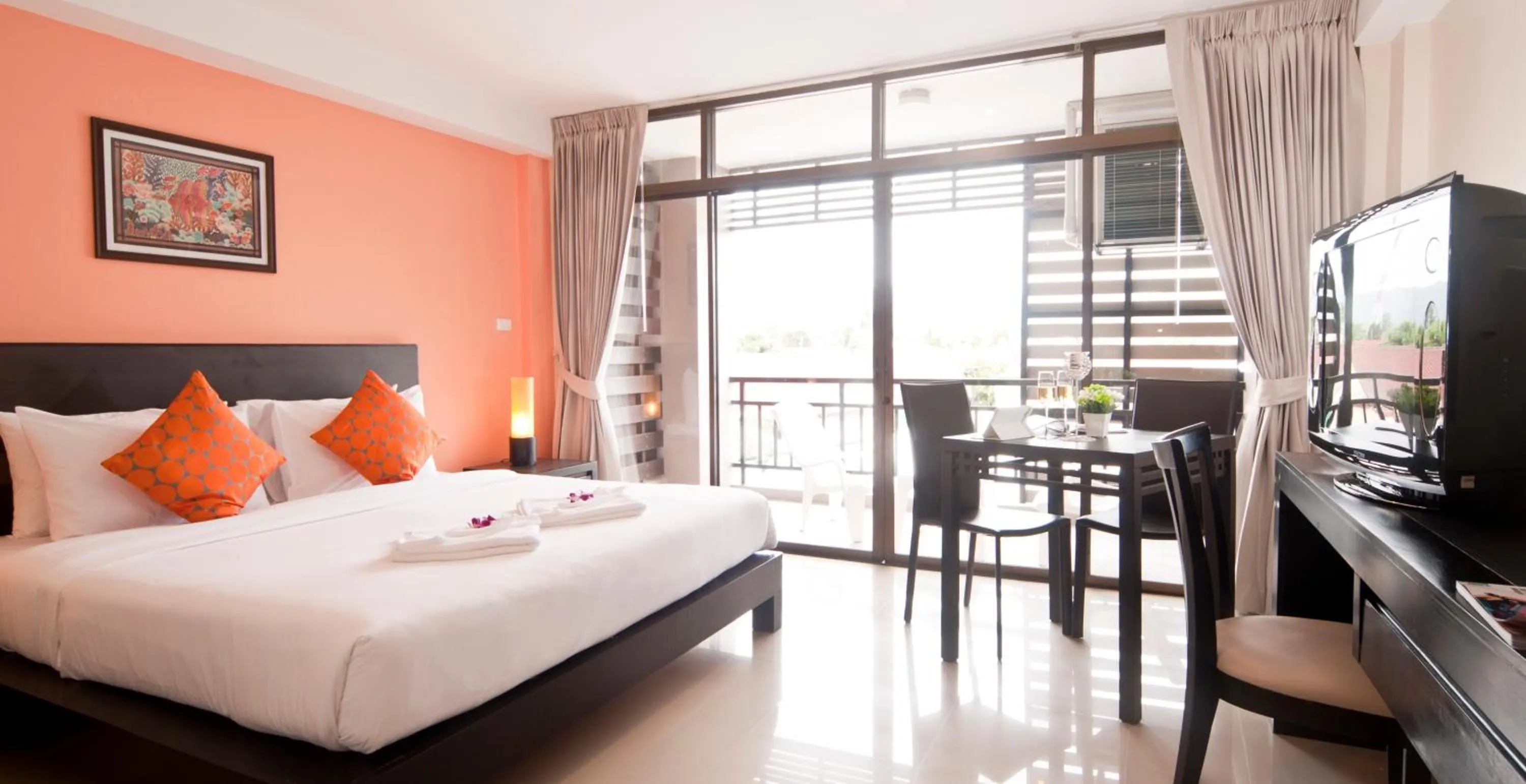 Bed in Ratana Residence Thalang