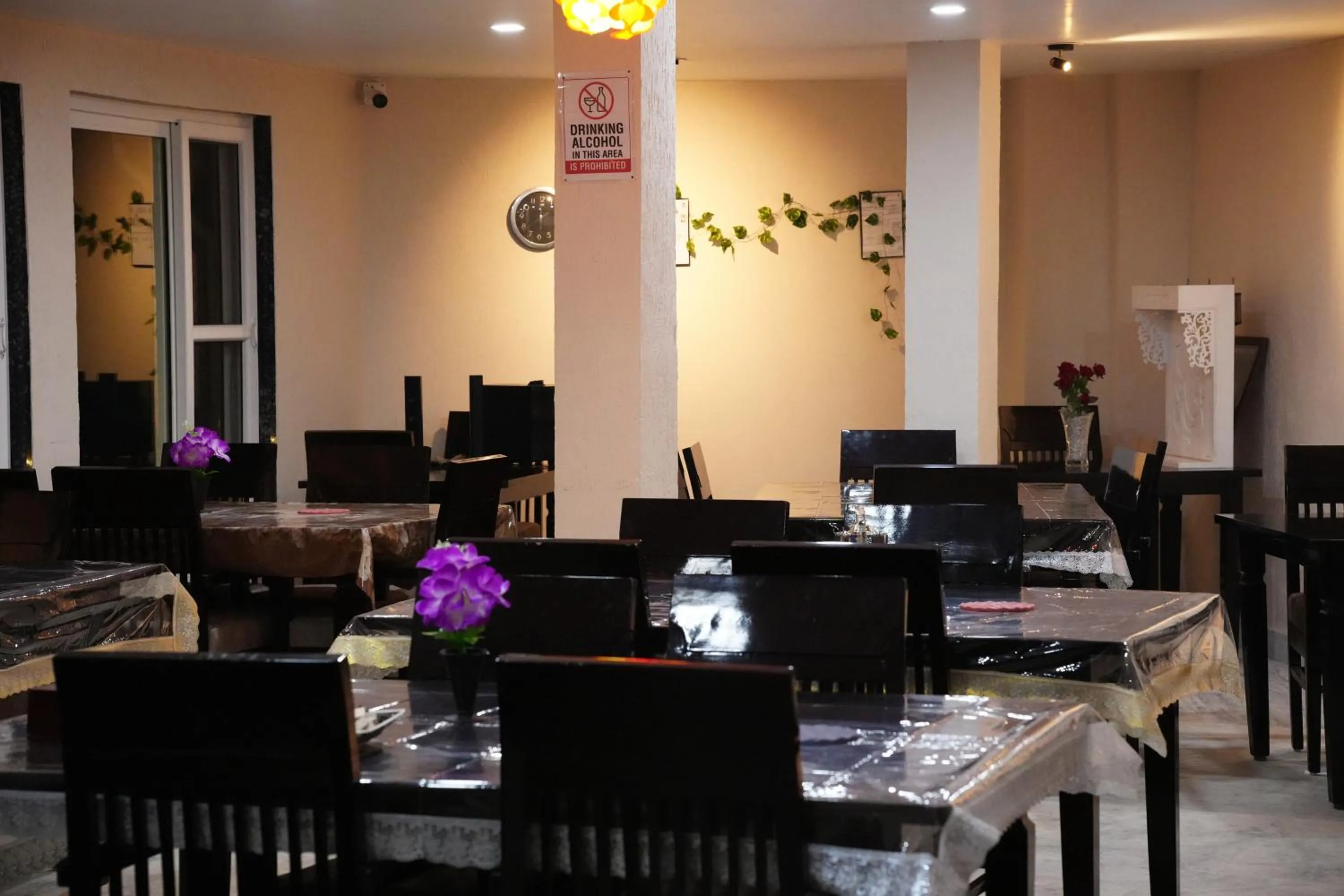 Restaurant/places to eat in PinnacleHouse kanatal Uttarakhand