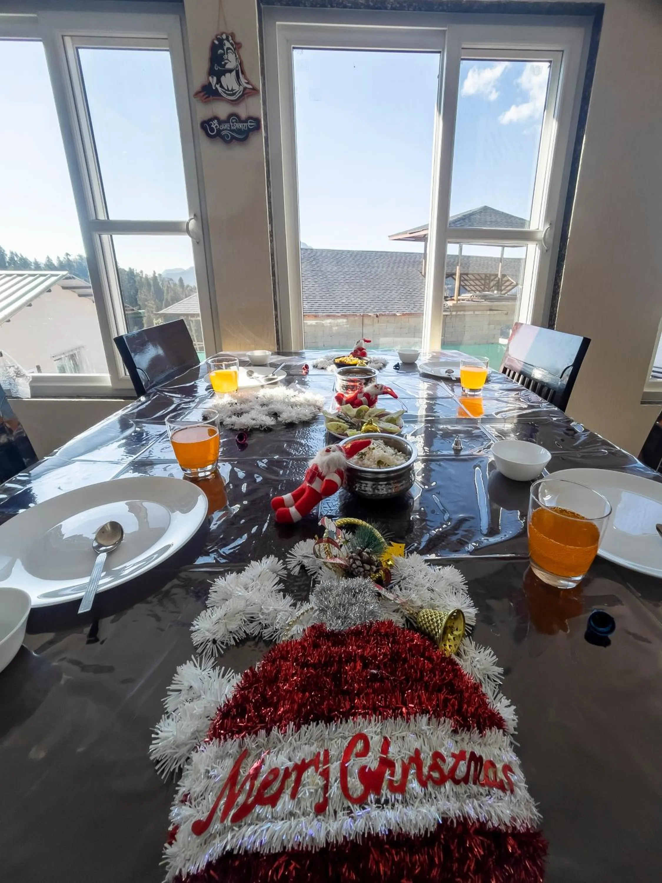 Food and drinks in PinnacleHouse kanatal Uttarakhand