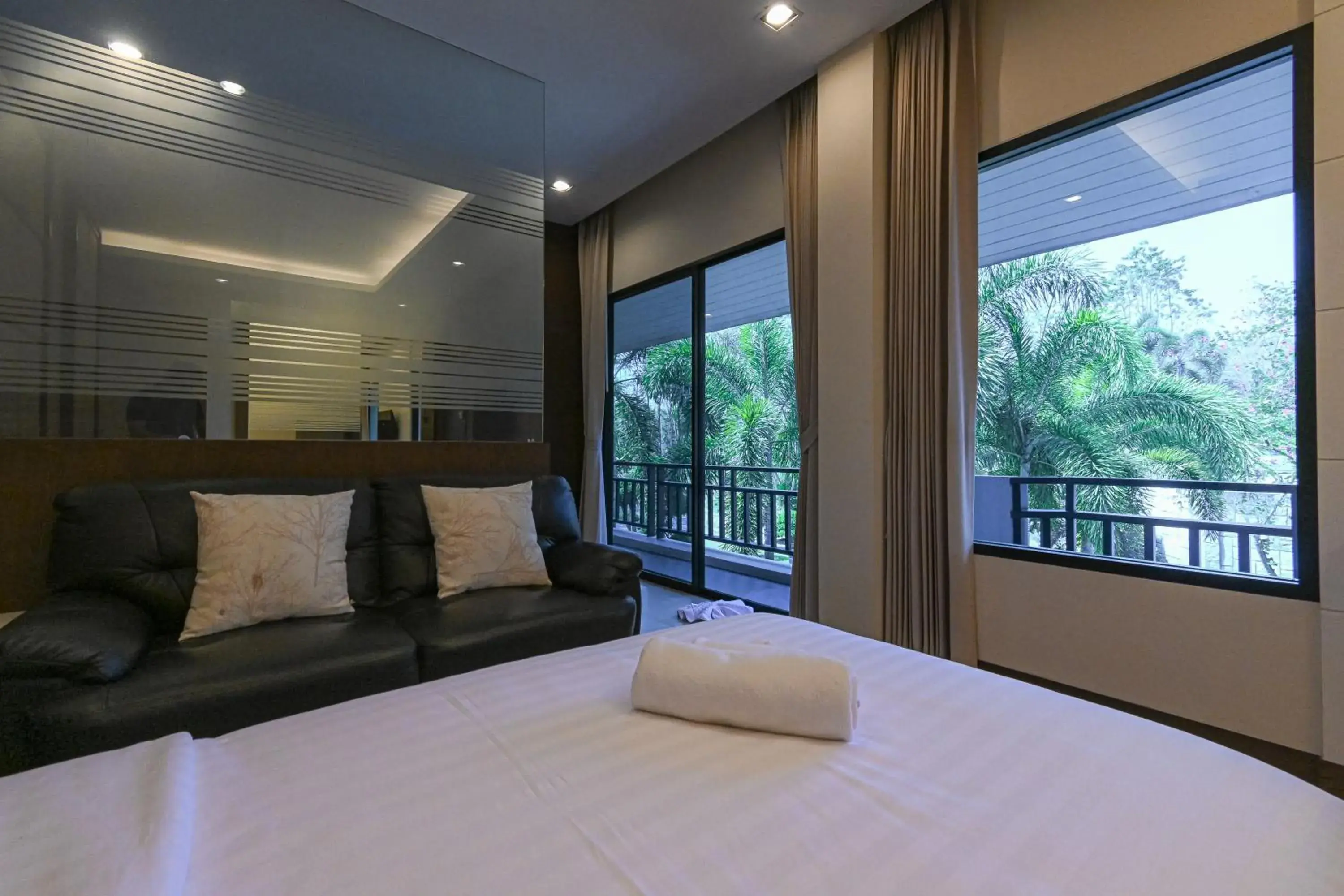 Photo of the whole room, Bed in Suanphung Bonsai Village Photo of the whole room, Bed in Suanphung Bonsai Village