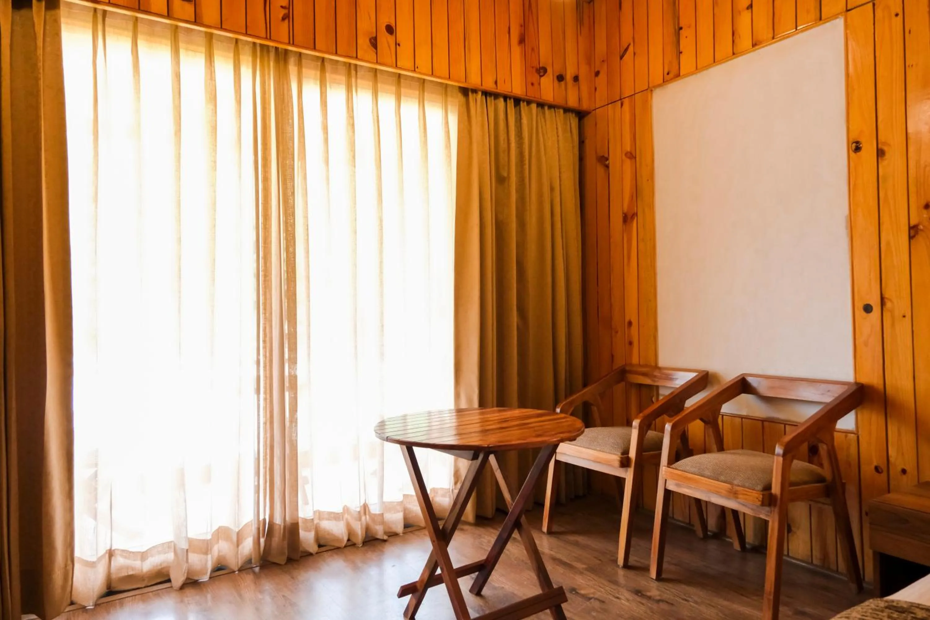 Living room in Qcent Woods Resort & Spa, Rishikesh