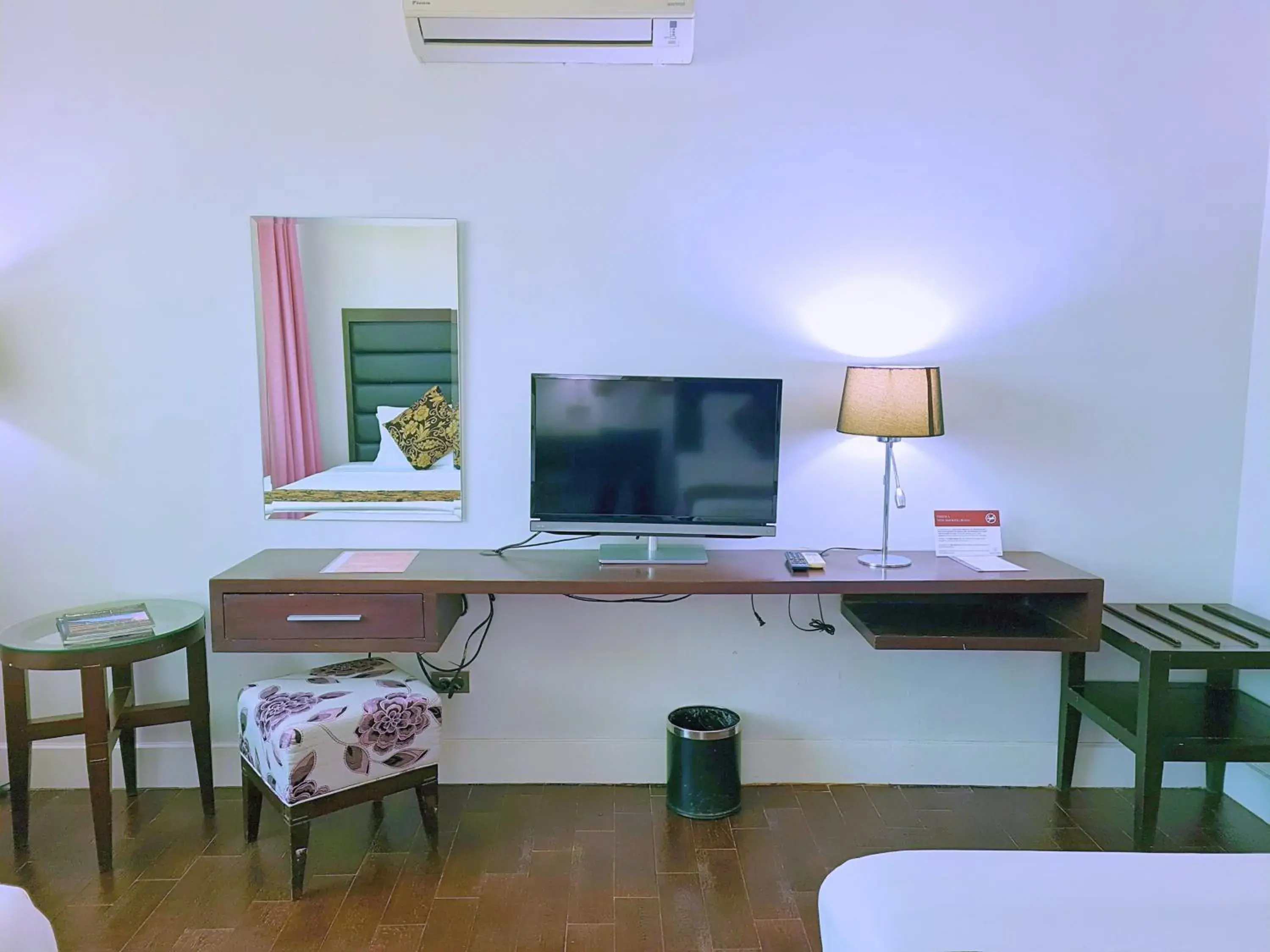 TV and multimedia in Fiesta Garden Hotel TV and multimedia in Fiesta Garden Hotel