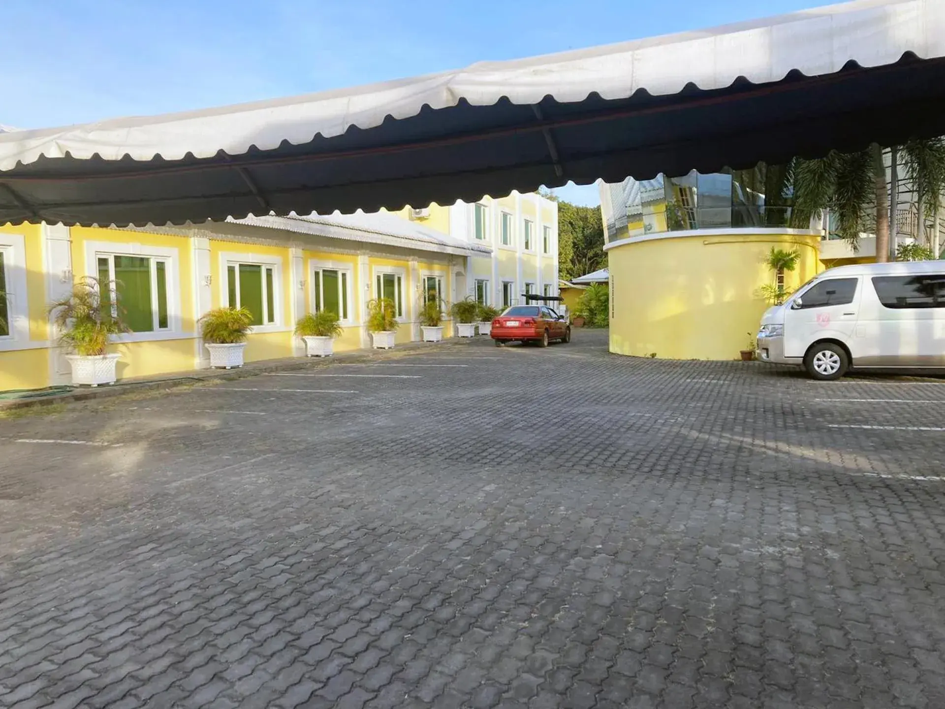 Property building in Fiesta Garden Hotel Property building in Fiesta Garden Hotel