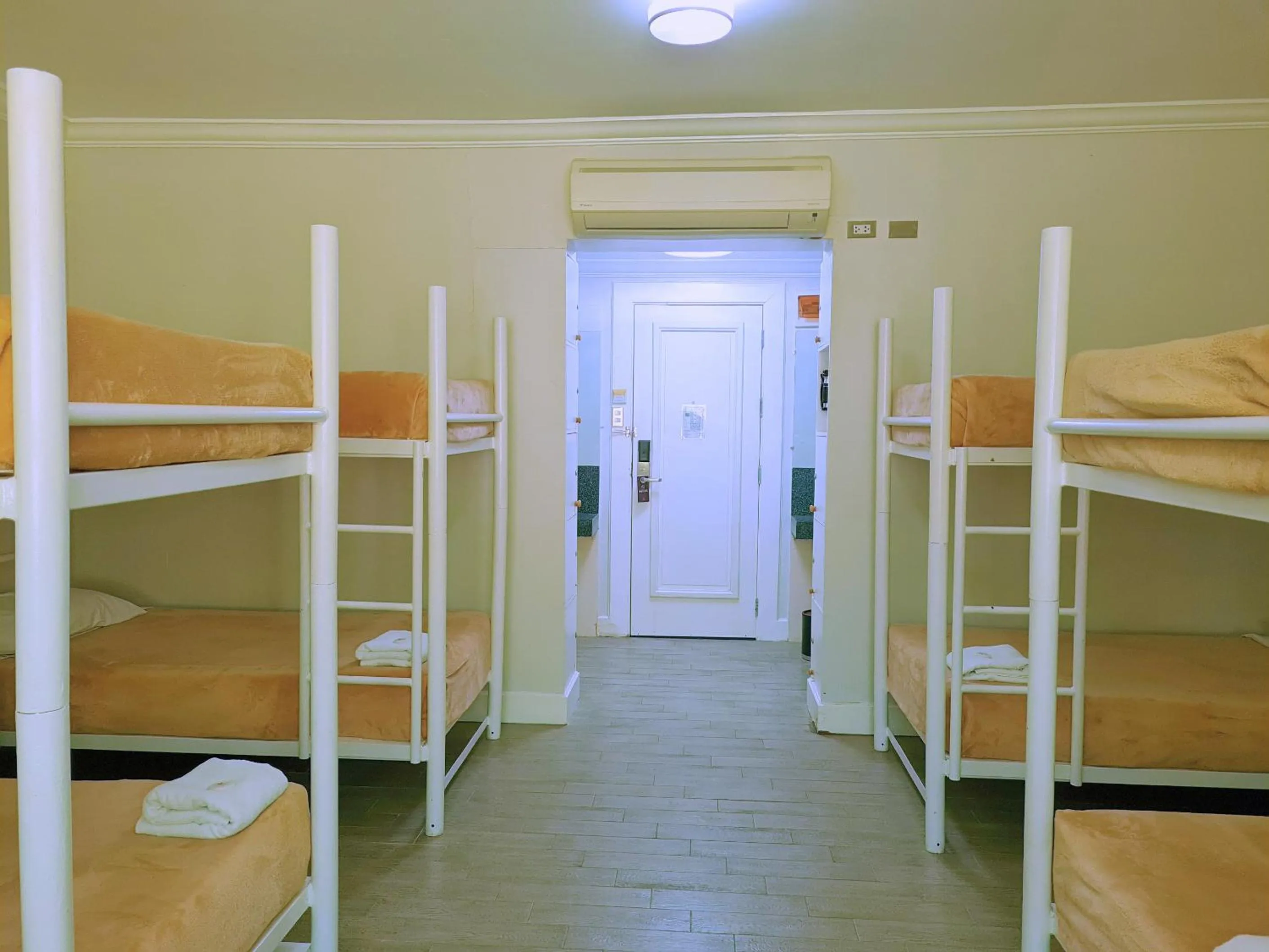 bunk bed, Bed in Fiesta Garden Hotel