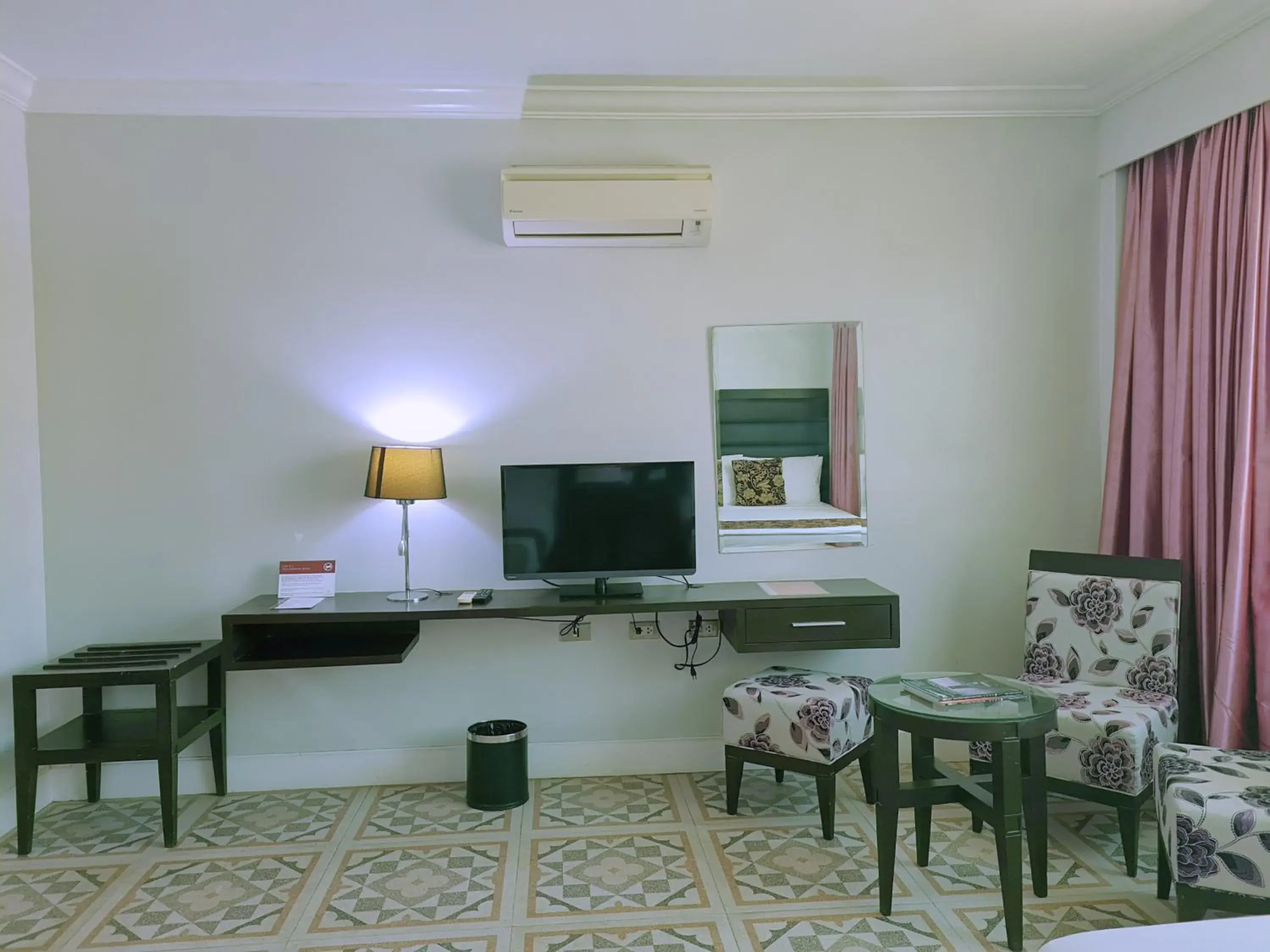 Photo of the whole room in Fiesta Garden Hotel Photo of the whole room in Fiesta Garden Hotel