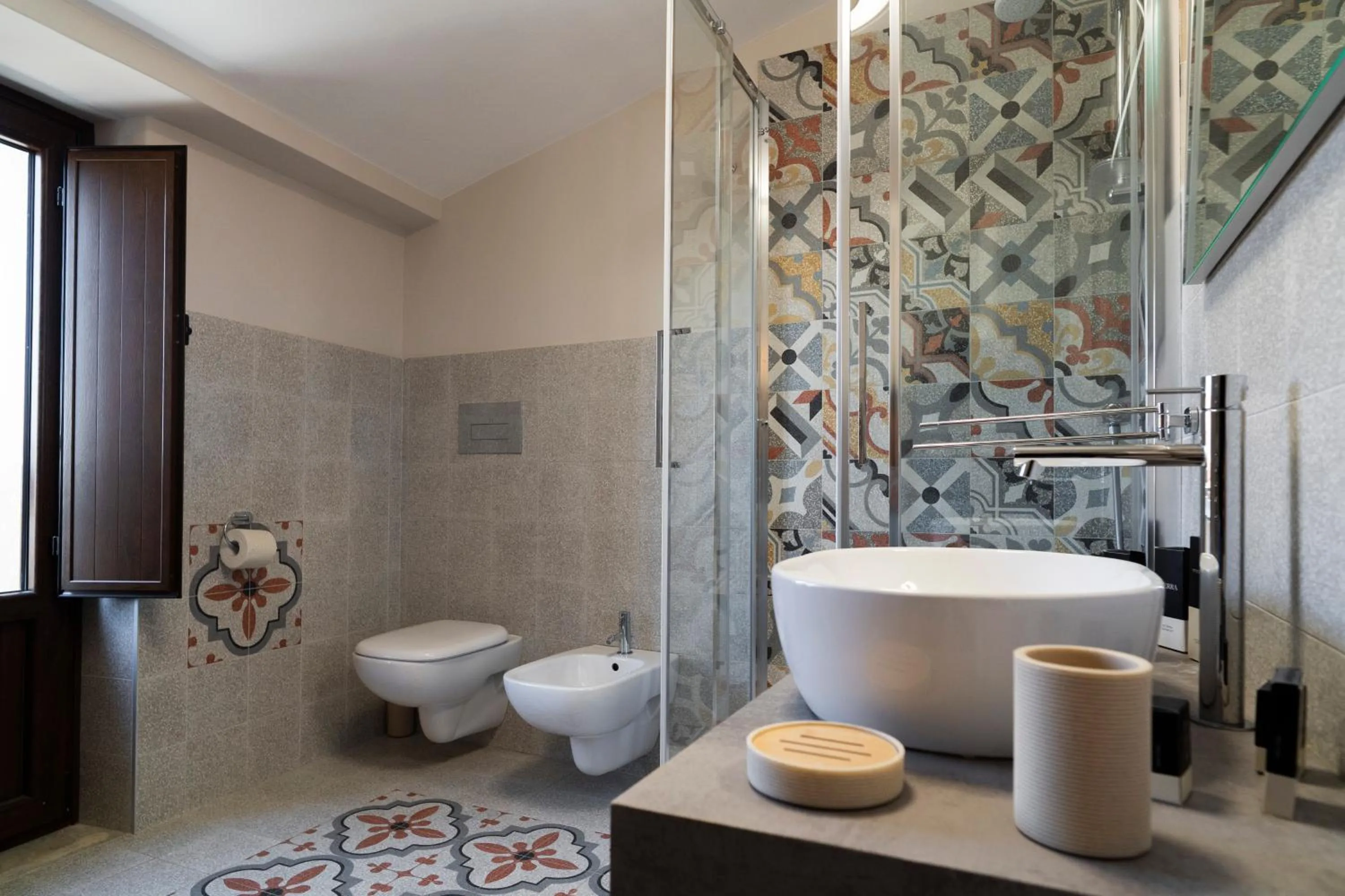 Shower in BAGLIO TRAMONTANA