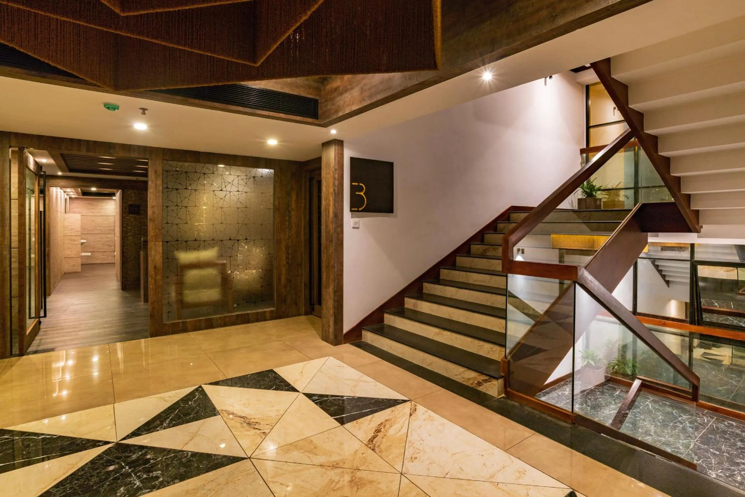 elevator in Classic Regency