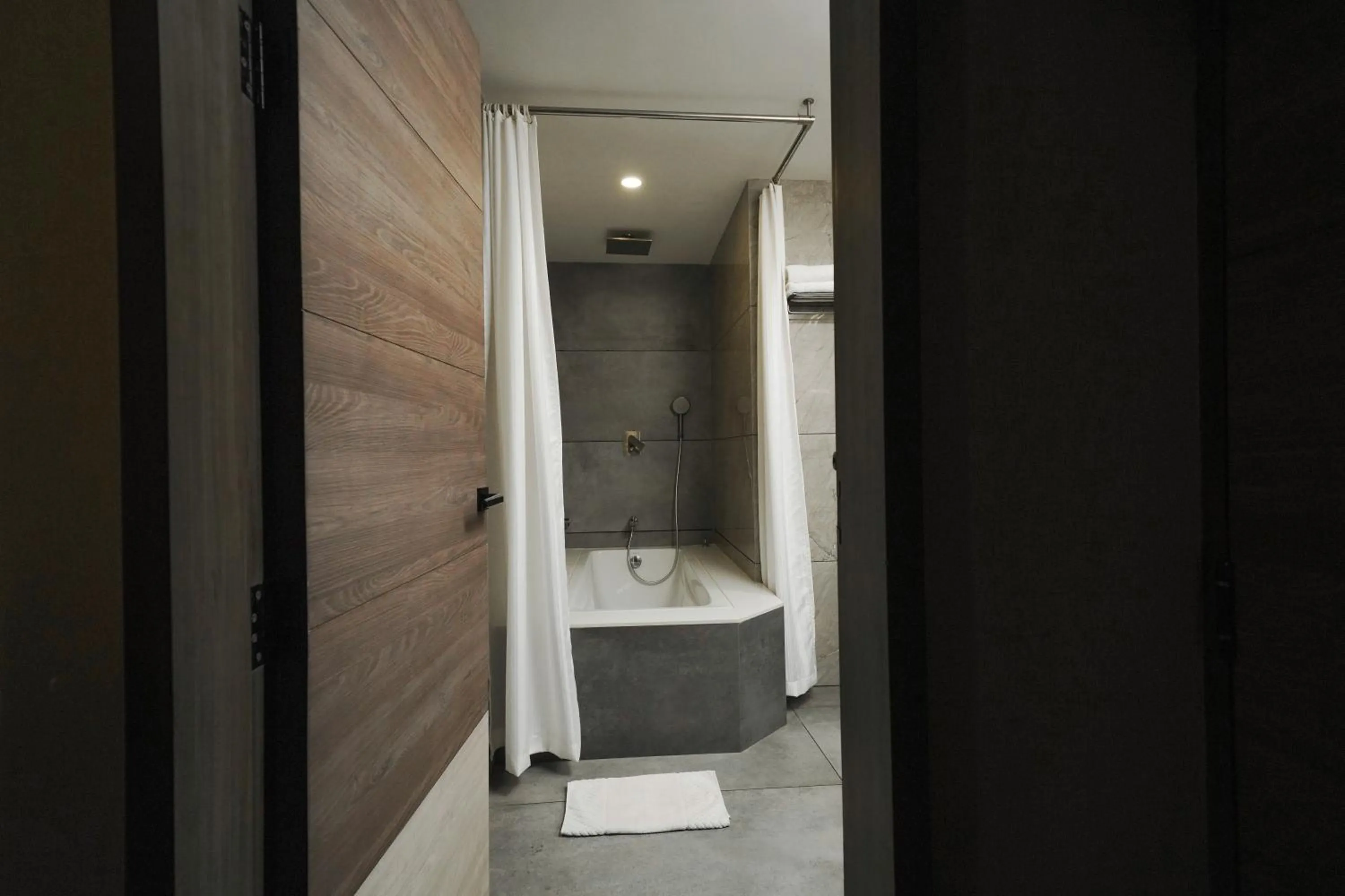 Bathroom in Classic Regency