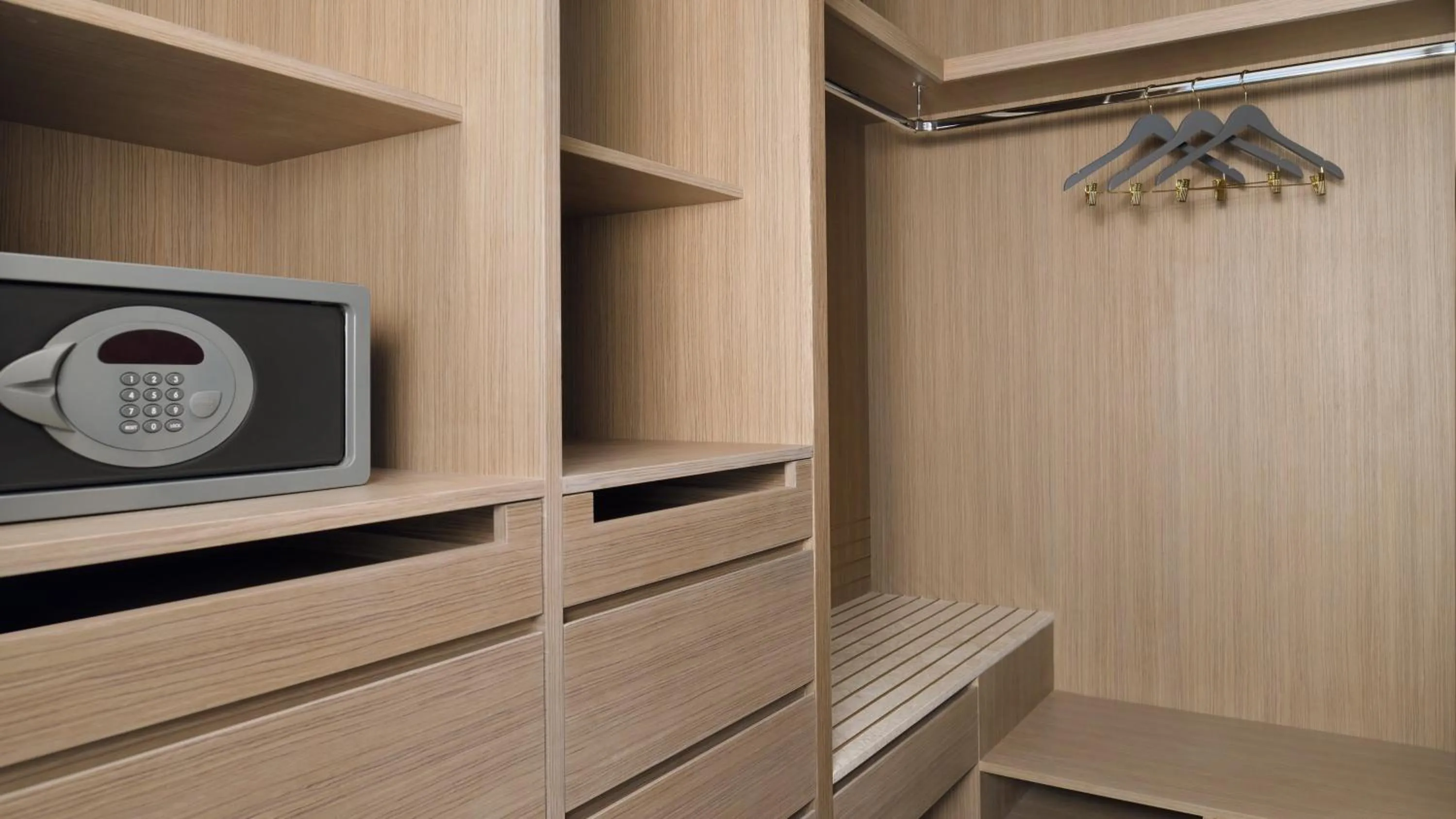 Photo of the whole room in InterContinental Residences Abu Dhabi by IHG